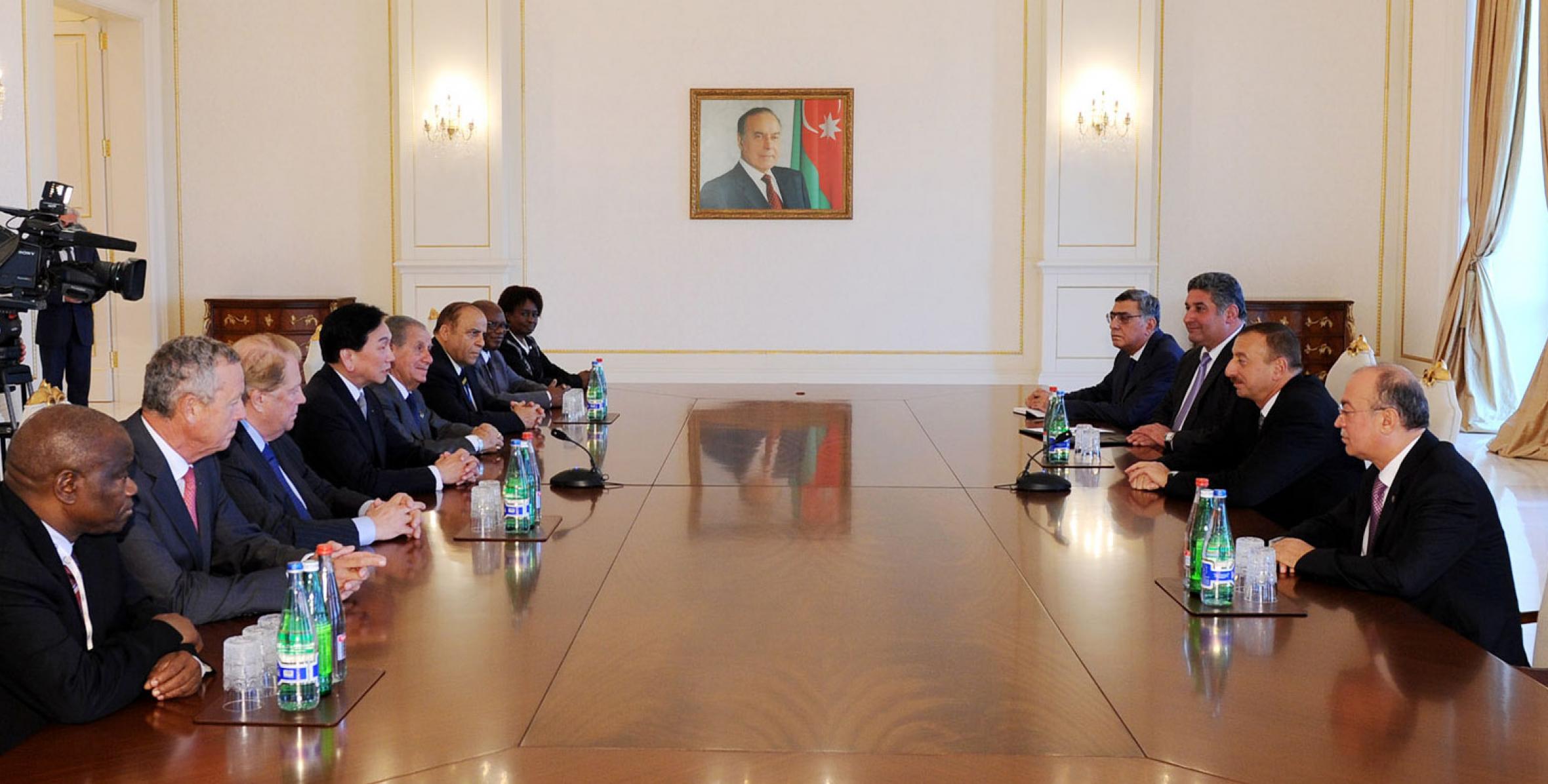 Ilham Aliyev received the President of the International Boxing Association, Ching-Kuo Wu, and members of the International Olympic Committee