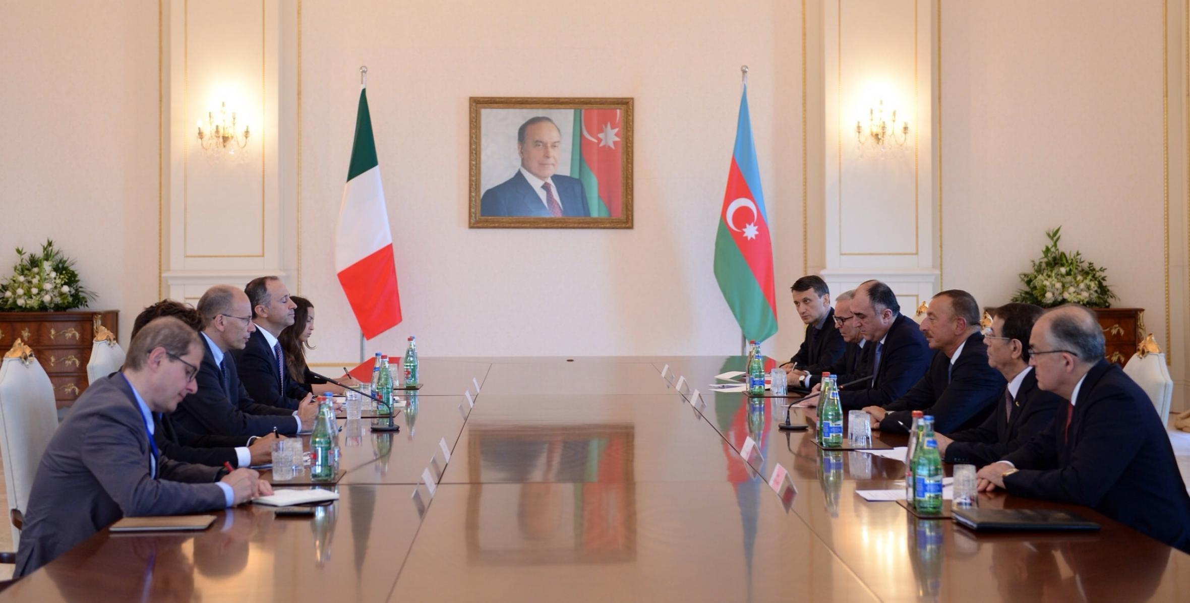 Состоялась встреча Ильхама Алиева и председателя Совета Министров Италии Энрико Летты в расширенном составе
