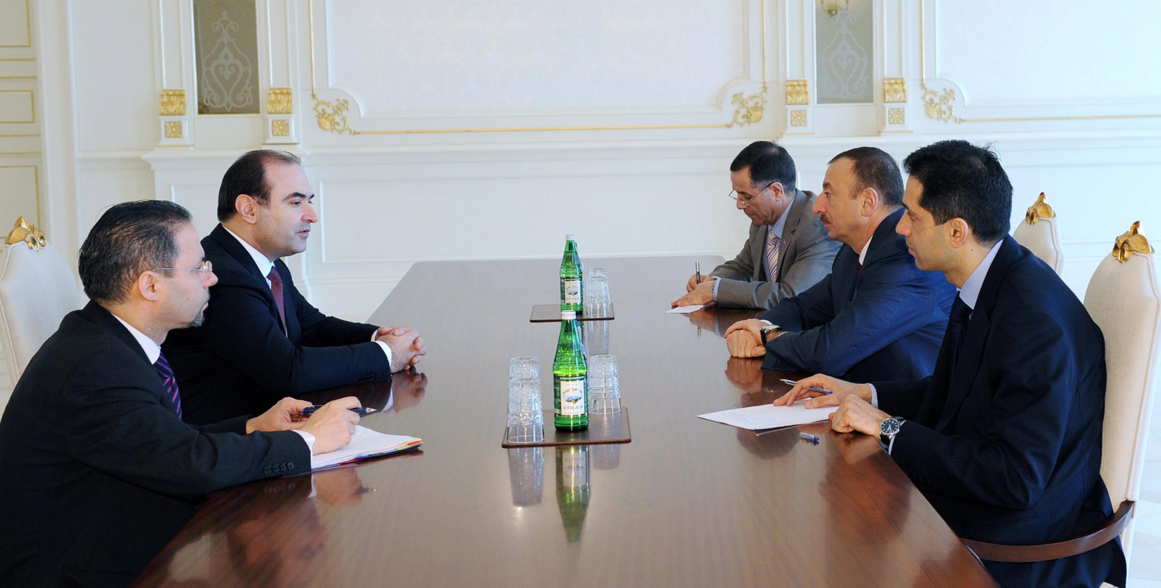 Ильхам Алиев принял делегацию Албании во главе с заместителем премьер-министра, министром иностранных дел Эдмондом Хаджинасто