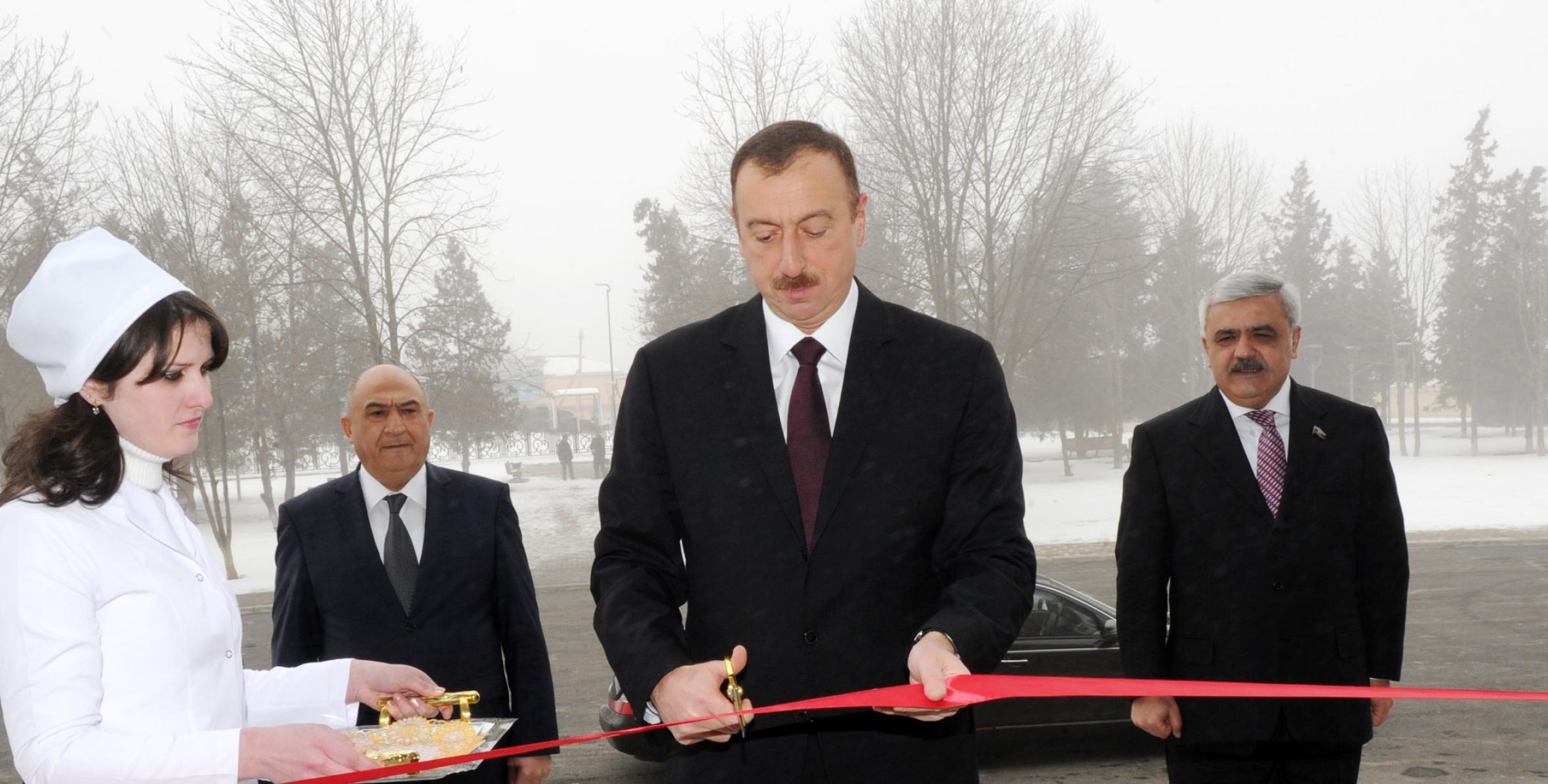 Ильхам Алиев принял участие в открытии Гусарской районной центральной больницы
