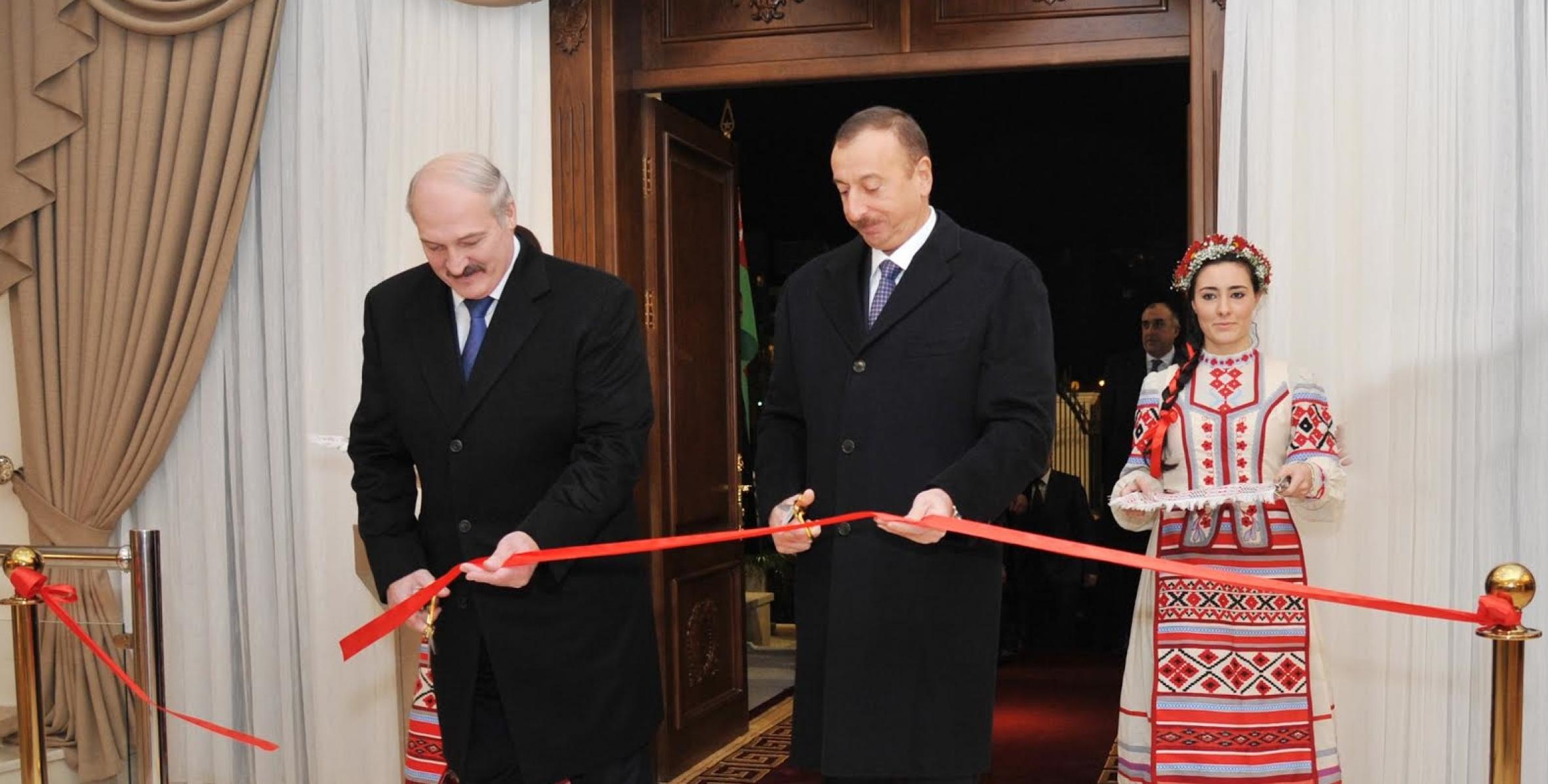 Ильхам Алиев и Президент Беларуси Александр Лукашенко приняли участие в церемонии открытия нового здания посольства Республики Беларусь