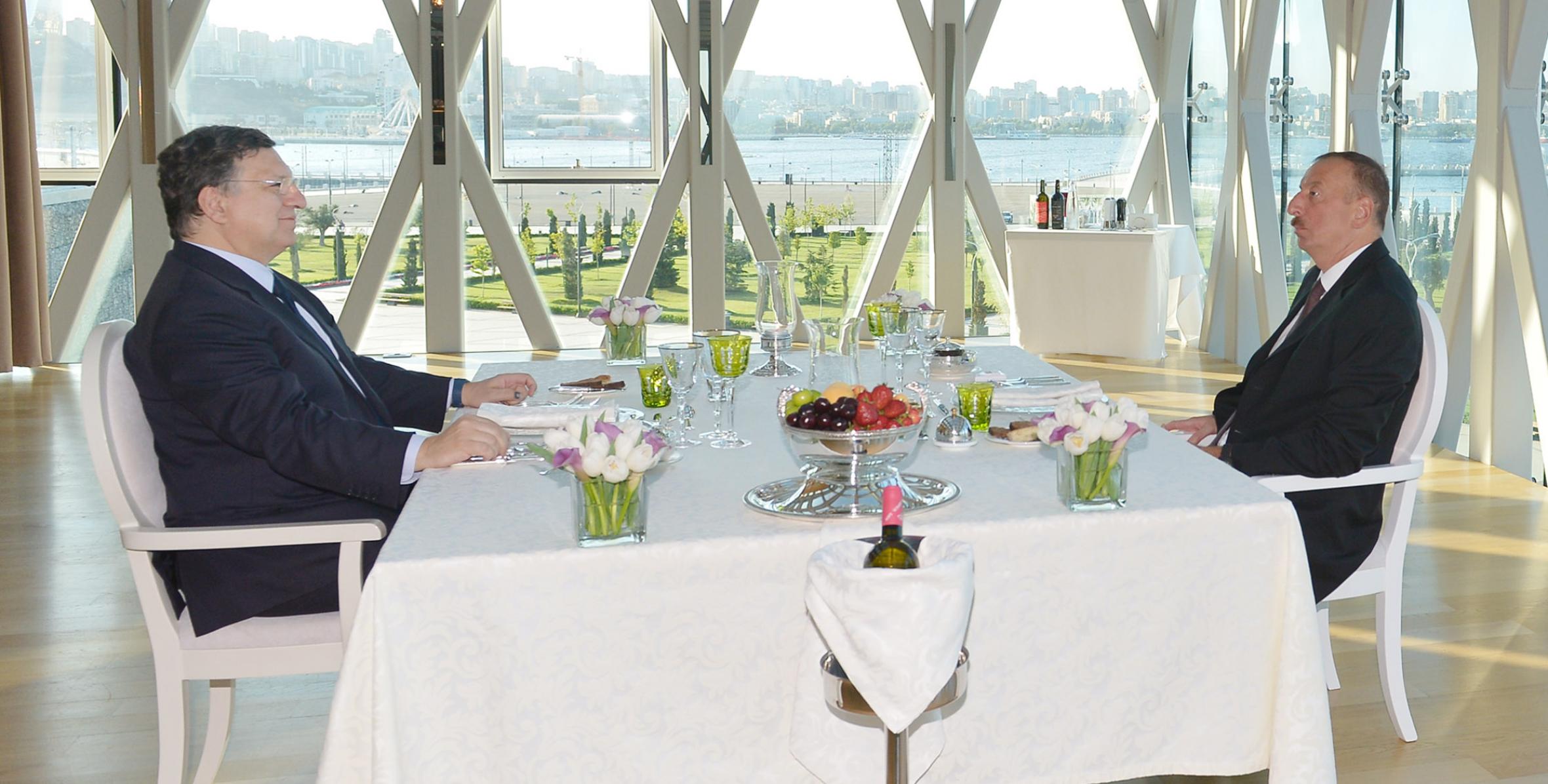 Состоялся совместный ужин Ильхама Алиева и председателя Еврокомиссии Жозе Мануэла Баррозу