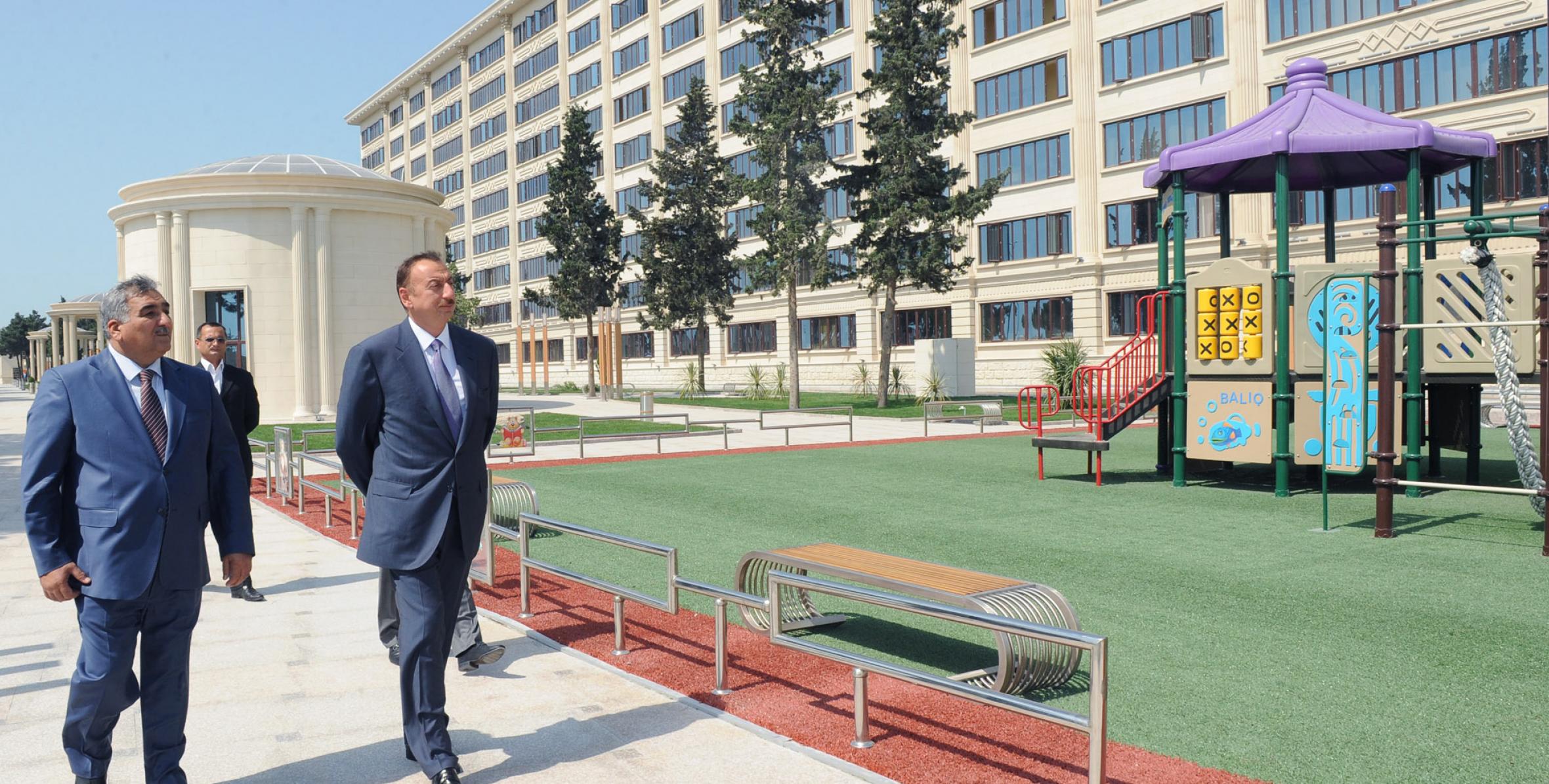 Ilham Aliyev reviewed the work under way in the Khazar district as part of the socioeconomic development of suburban settlements of Baku