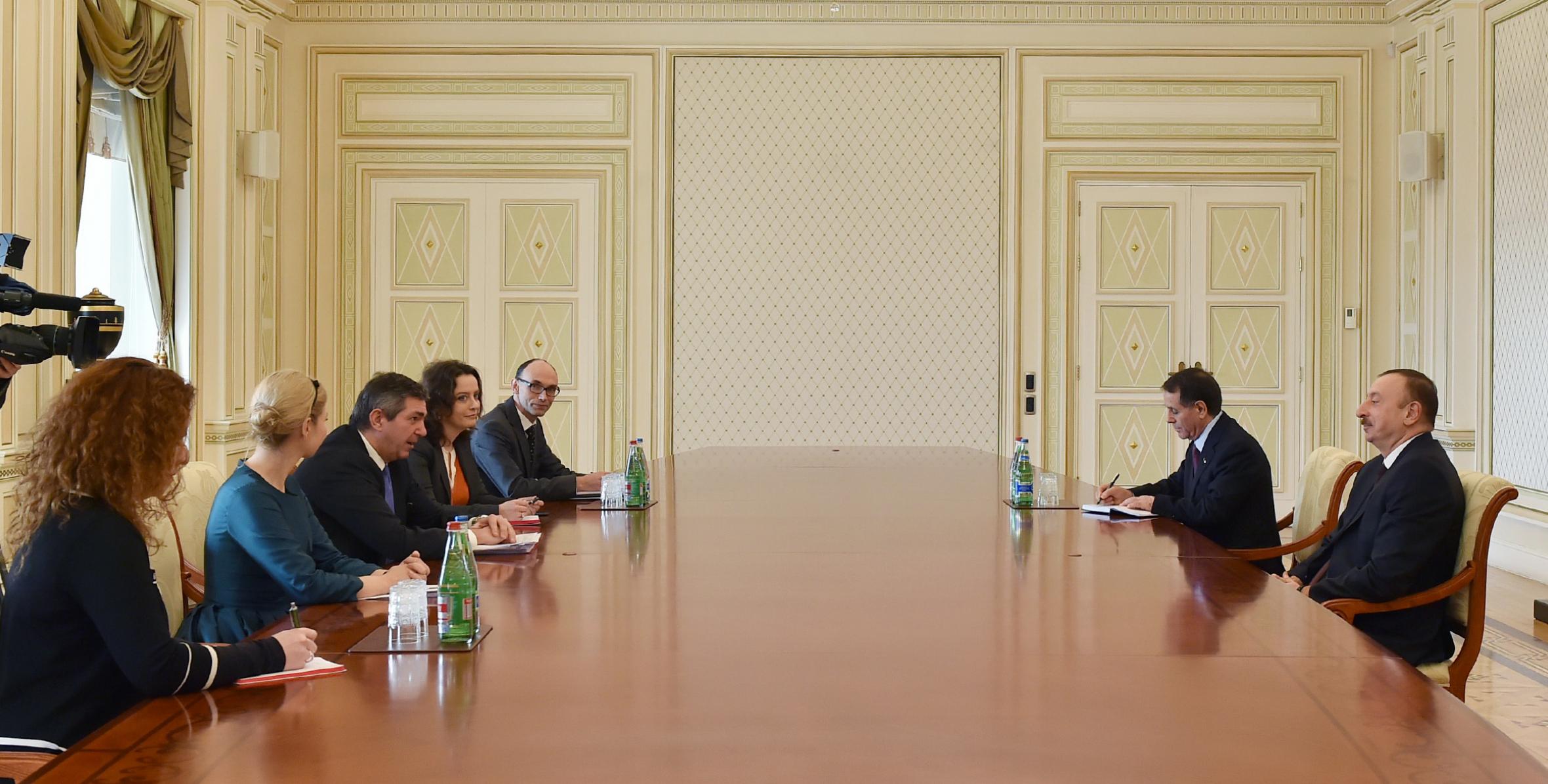Ильхам Алиев принял делегацию во главе со специальным представителем Европейского Союза