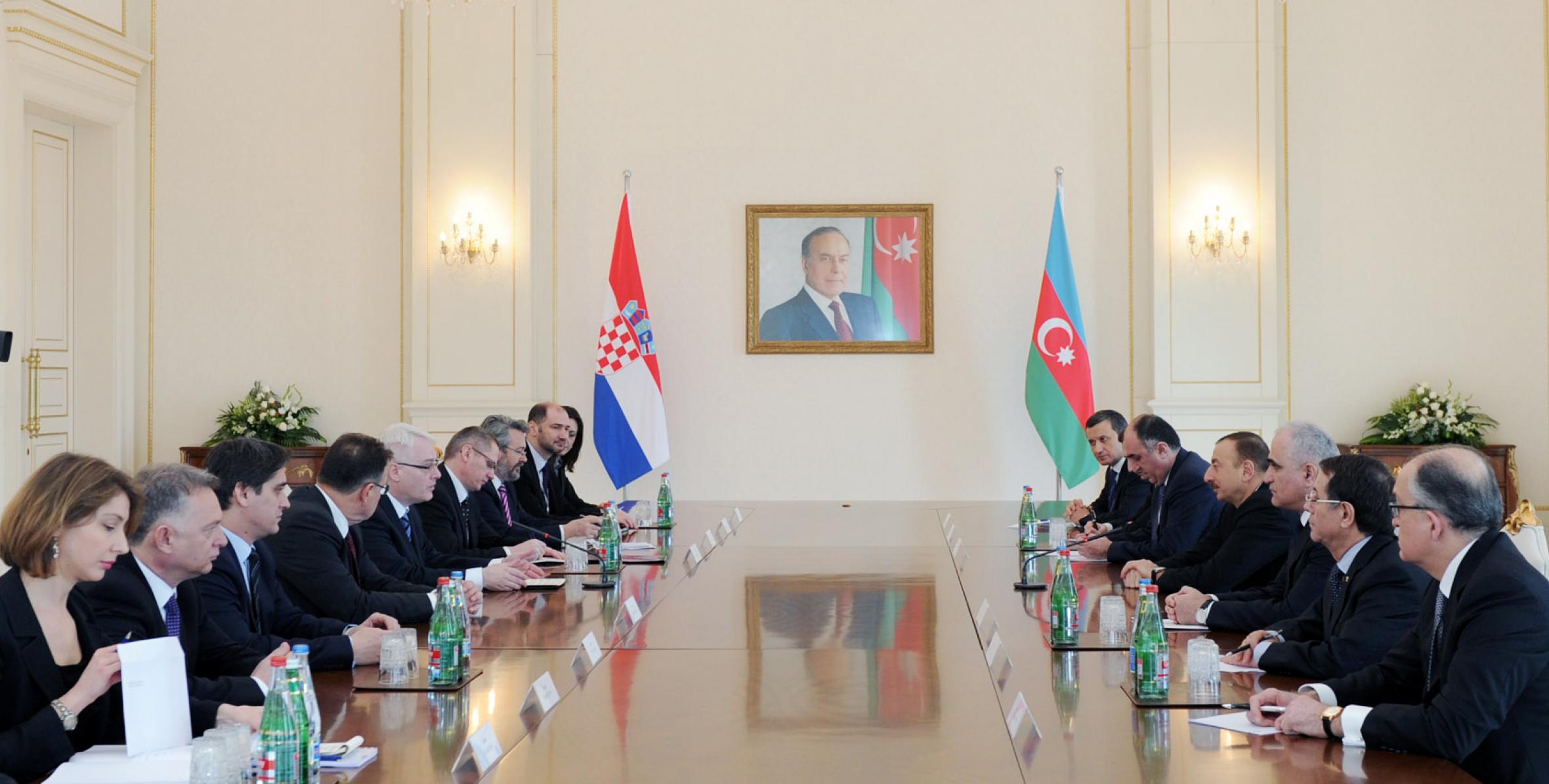 Состоялась встреча Ильхама Алиева и Президента Республики Хорватия Иво Йосиповича в расширенном составе