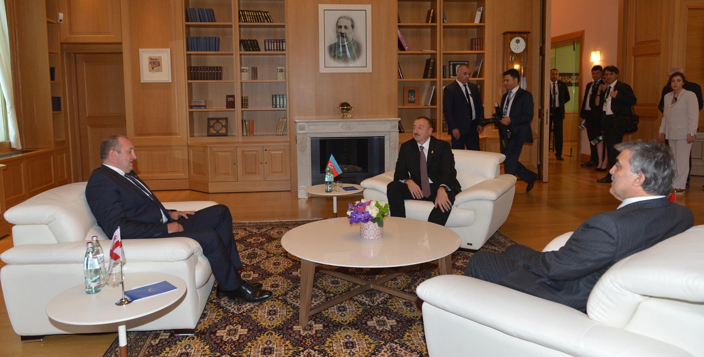 Состоялась трехсторонняя встреча президентов Азербайджана, Турции и Грузии