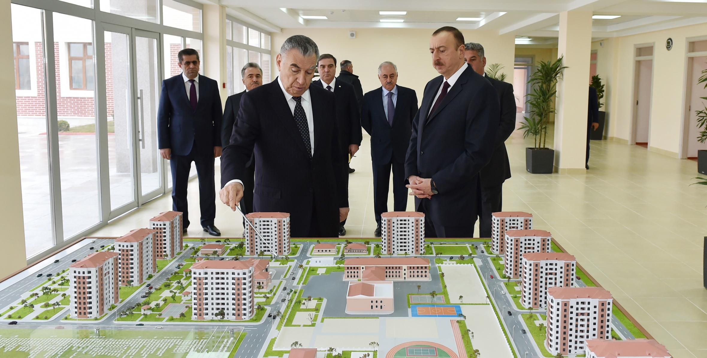Ильхам Алиев ознакомился с условиями, созданными в новом жилом комплексе, построенном в Мингячевире для 594 семей вынужденных переселенцев