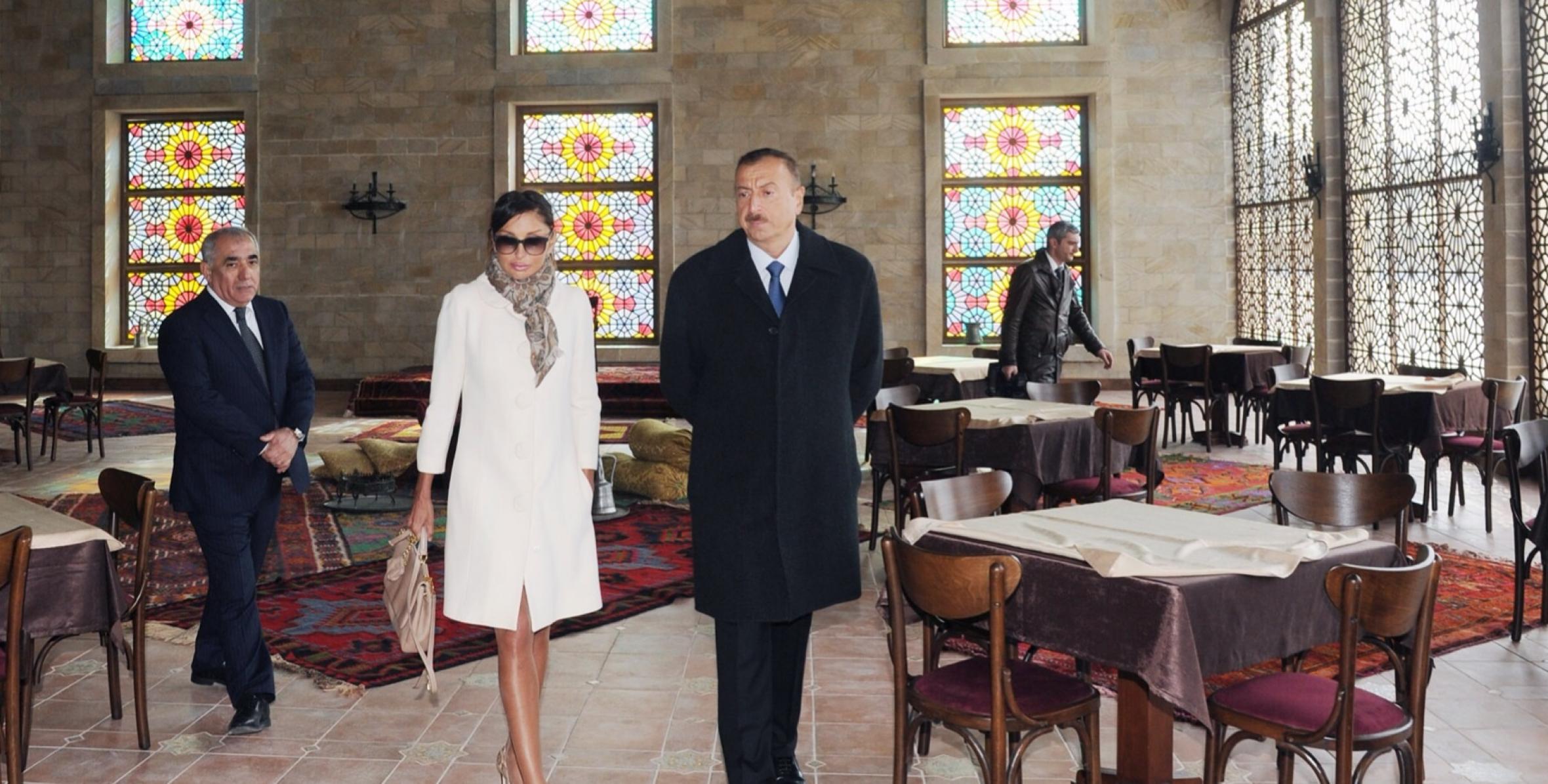 Ильхам Алиев ознакомился с Государственным историко-архитектурным заповедником «Храм Атешгях» после реставрации и реконструкции