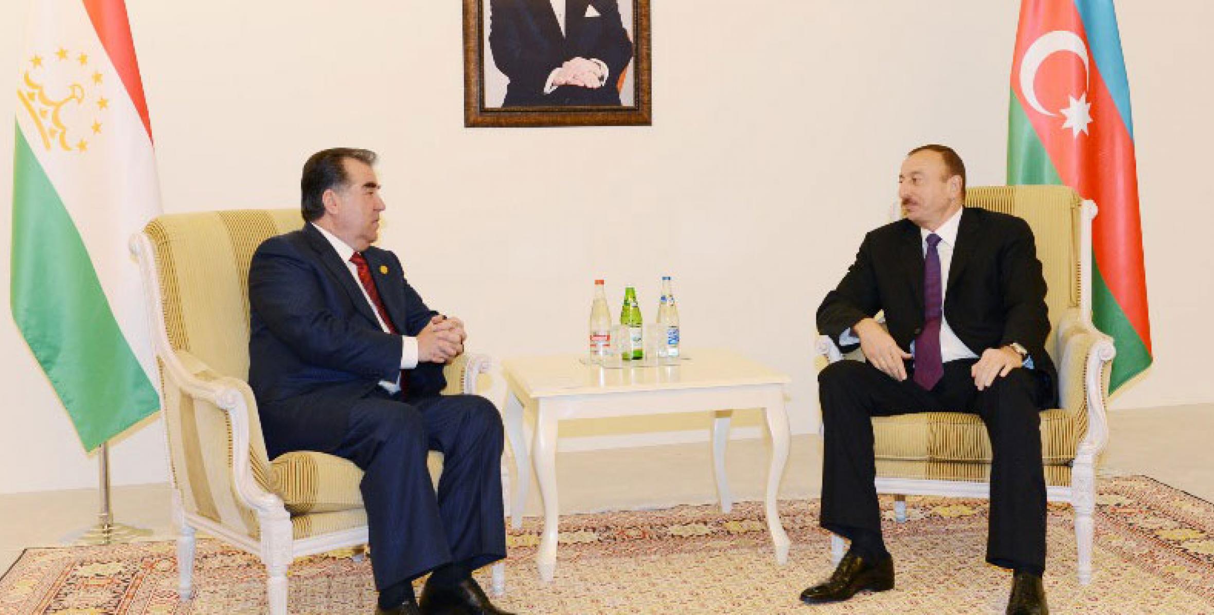 Состоялась встреча Ильхама Алиева и Президента Республики Таджикистан Эмомали Рахмона