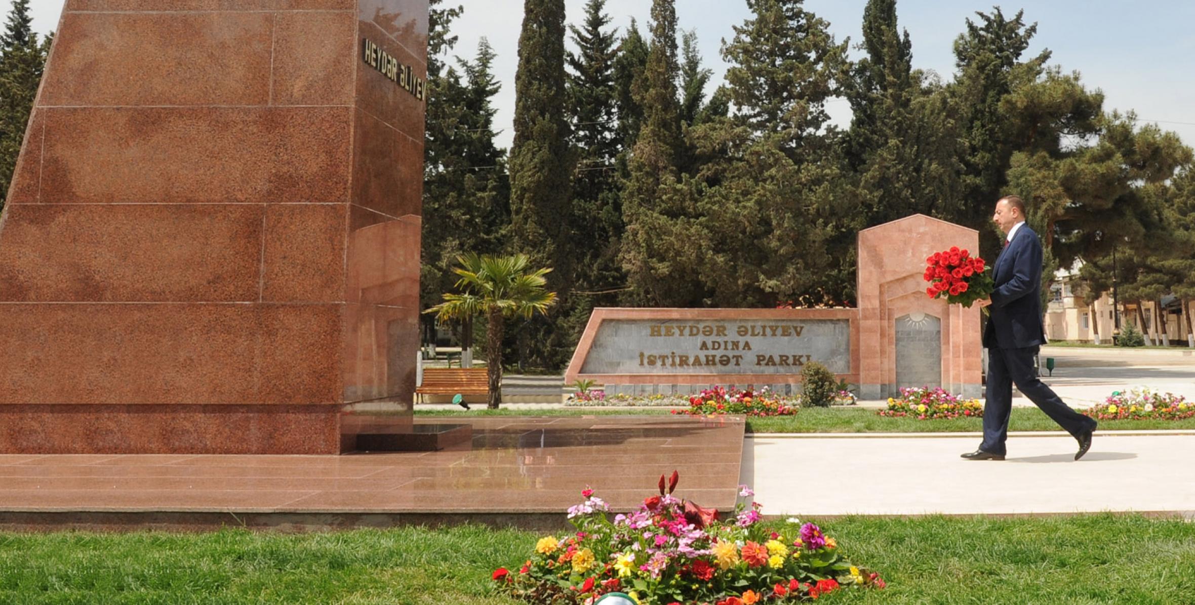 Ильхам Алиев посетил памятник общенациональному лидеру Гейдару Алиеву в Имишли
