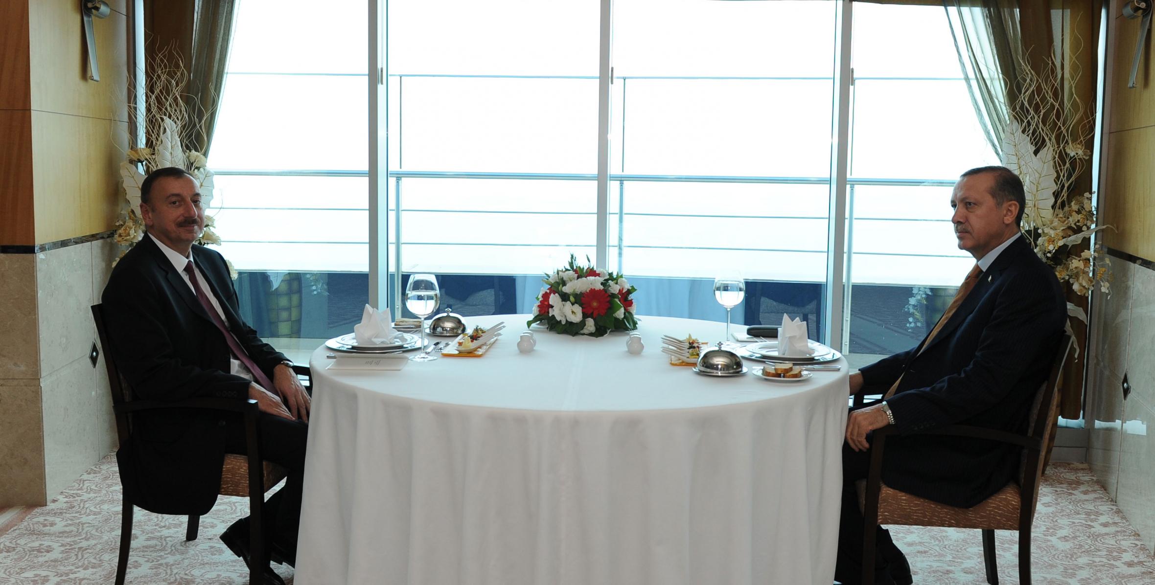 Состоялся совместный обед Президента Ильхама Алиева и премьер-министра Реджепа Тайиба Эрдогана