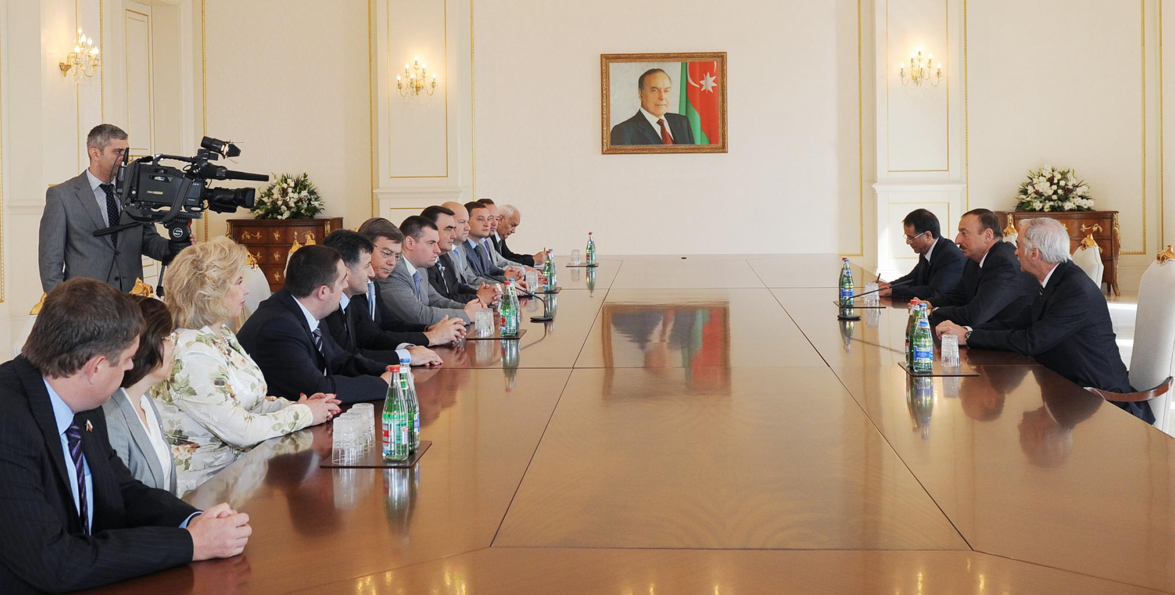 Ильхам Алиев принял делегацию во главе с председателем Комитета Государственной Думы России по делам СНГ и связям с соотечественниками