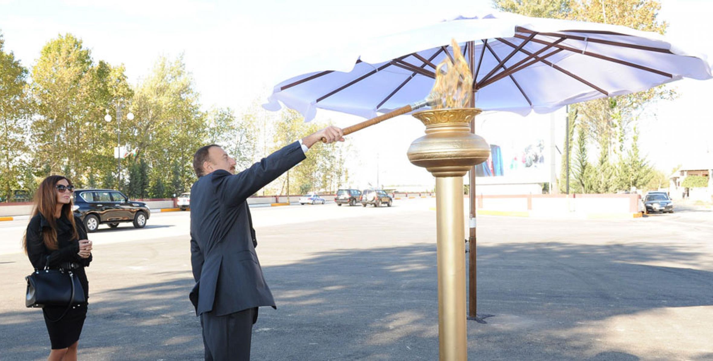 Ильхам Алиев принял участие в открытии газовой линии, проложенной в жилой массив «Гюнешли»