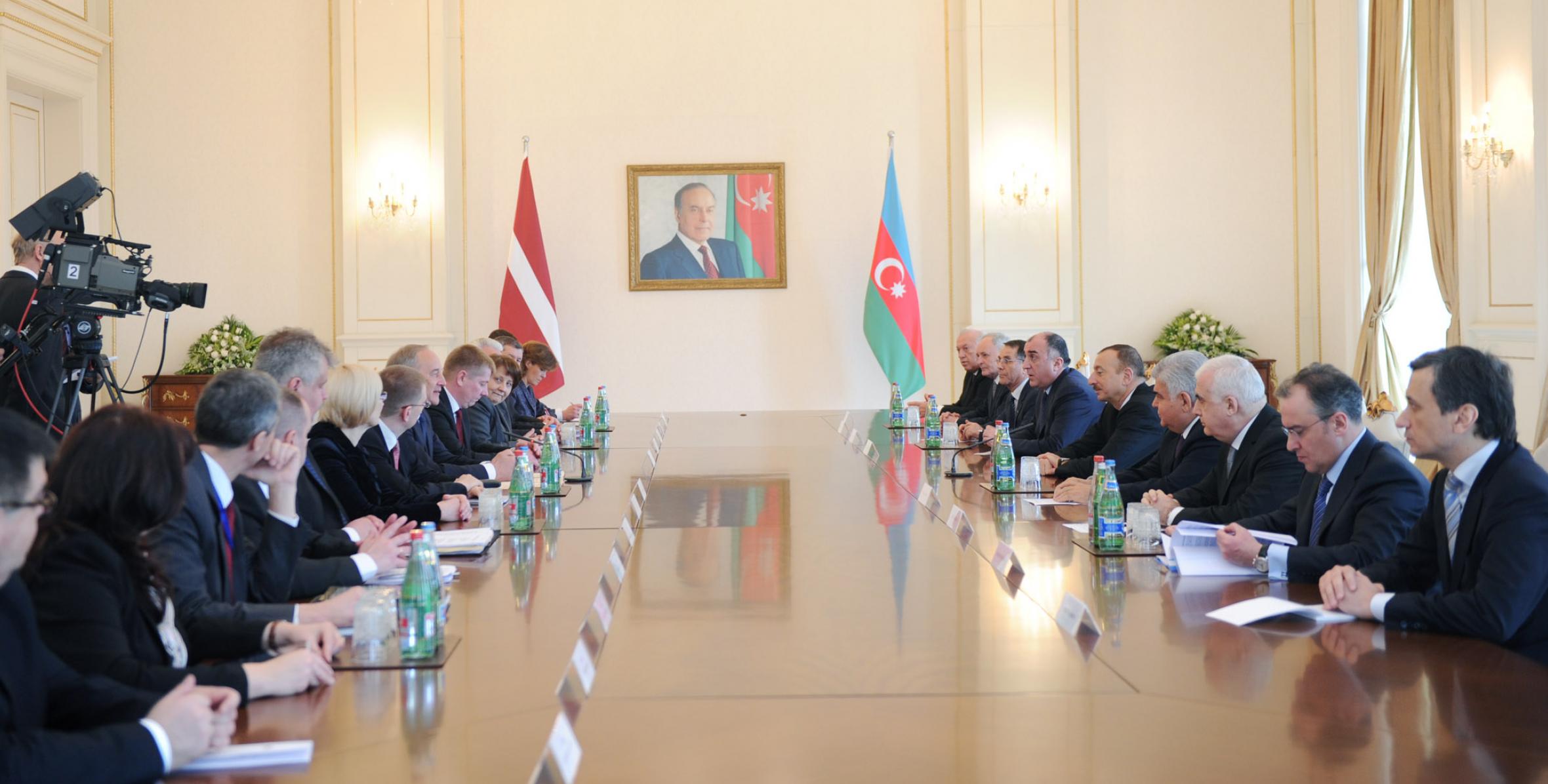 Состоялась встреча Ильхама Алиева и Президента Латвийской Республики Андриса Берзиньша в расширенном составе с участием делегаций