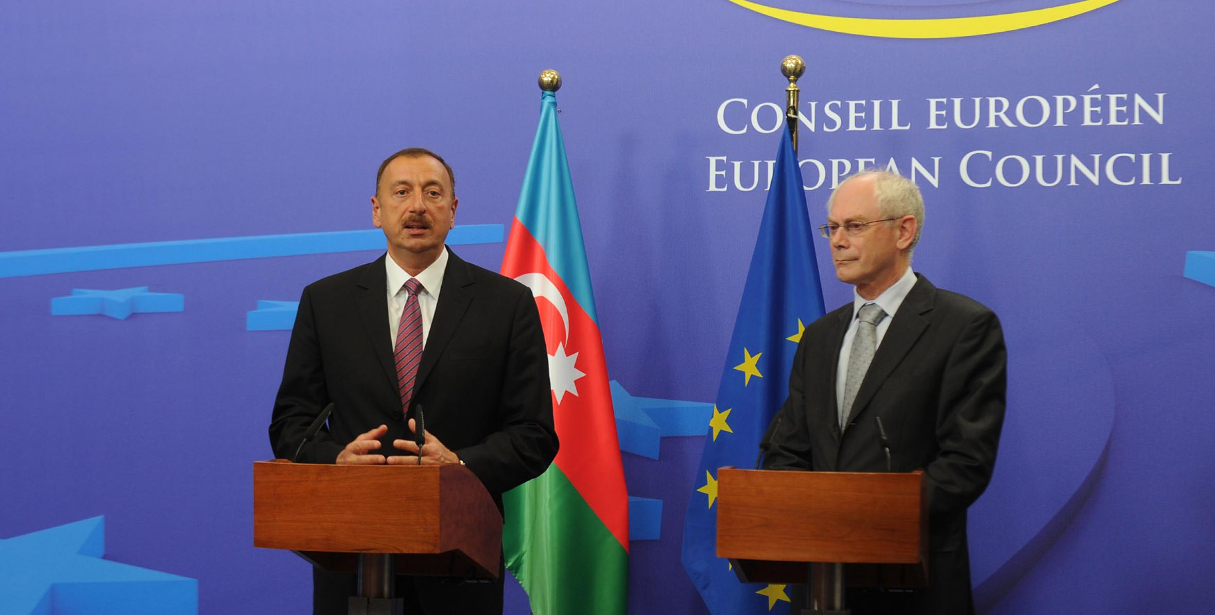 Ильхам Алиев и президент Европейского Союза Херман Ван Ромпей выступили с заявлениями для прессы