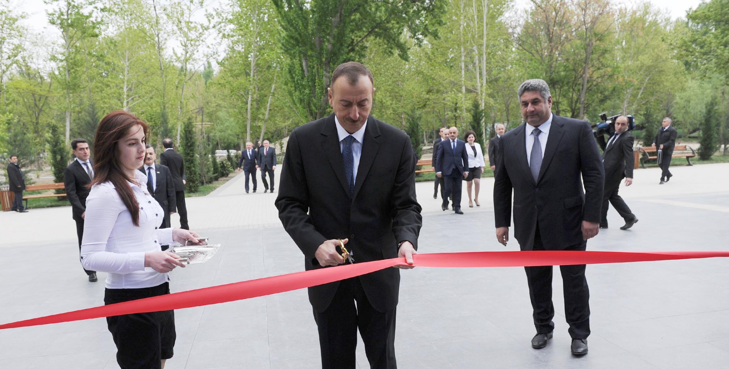Ильхам Алиев принял участие в открытии в Мингячевире Дома молодежи