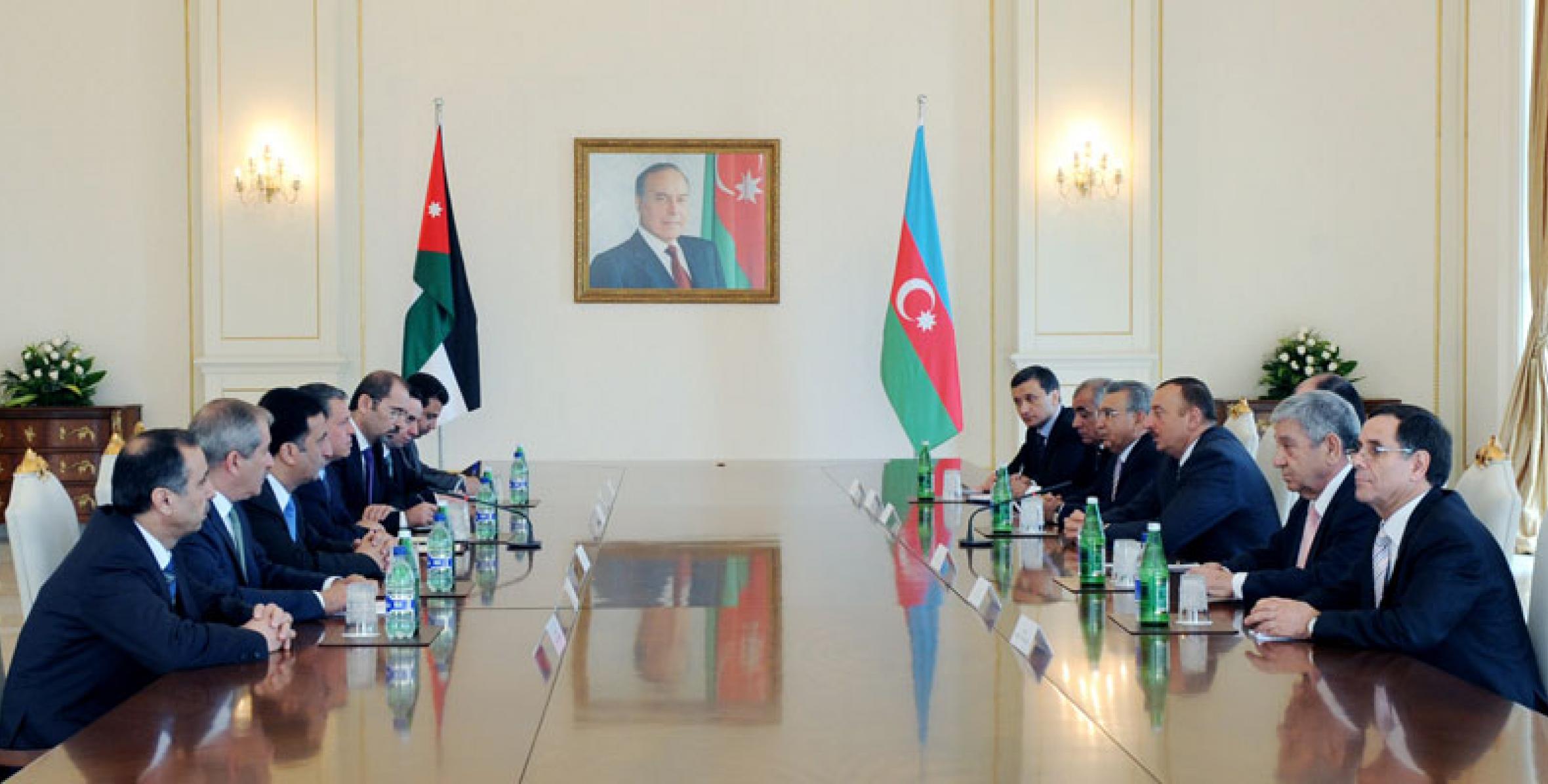 Azerbaijan and Serbian Presidents held a meeting in the presence of delegations