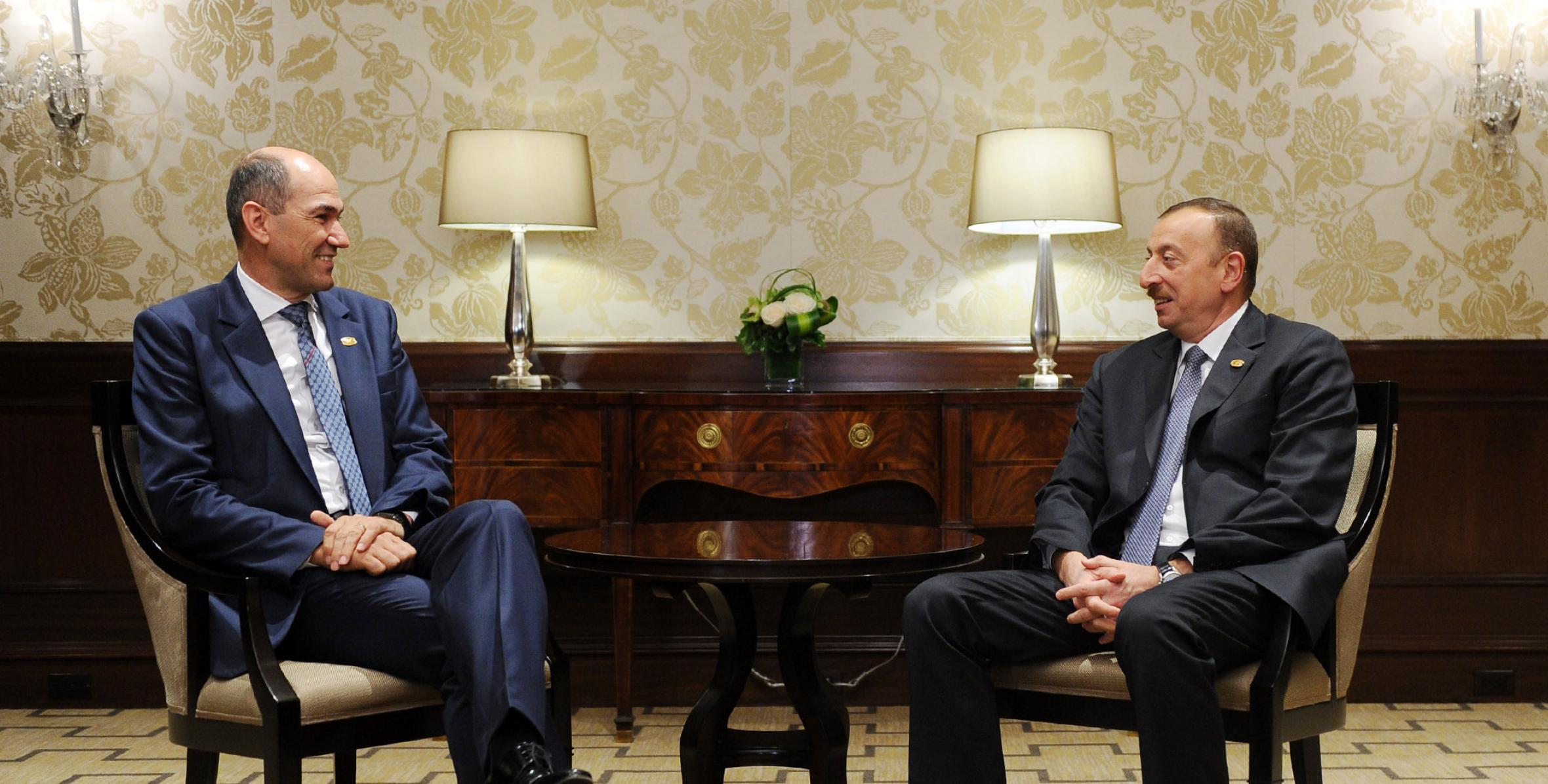 Ильхам Алиев встретился с премьер-министром Республики Словения Янезом Яншей