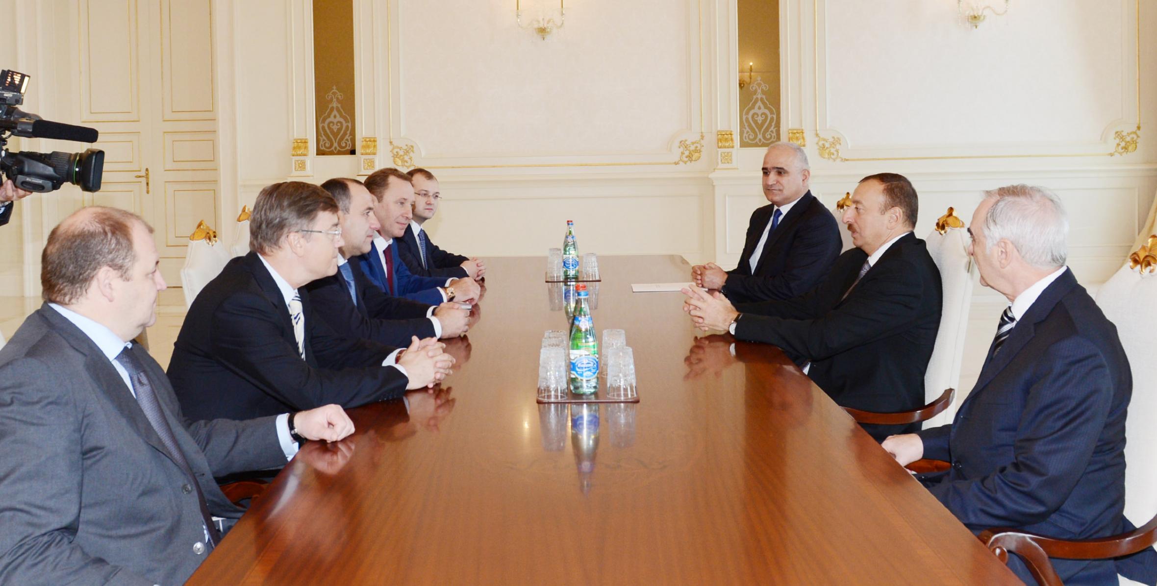Ильхам Алиев принял делегацию под руководством главы Карачаево-Черкесской Республики России