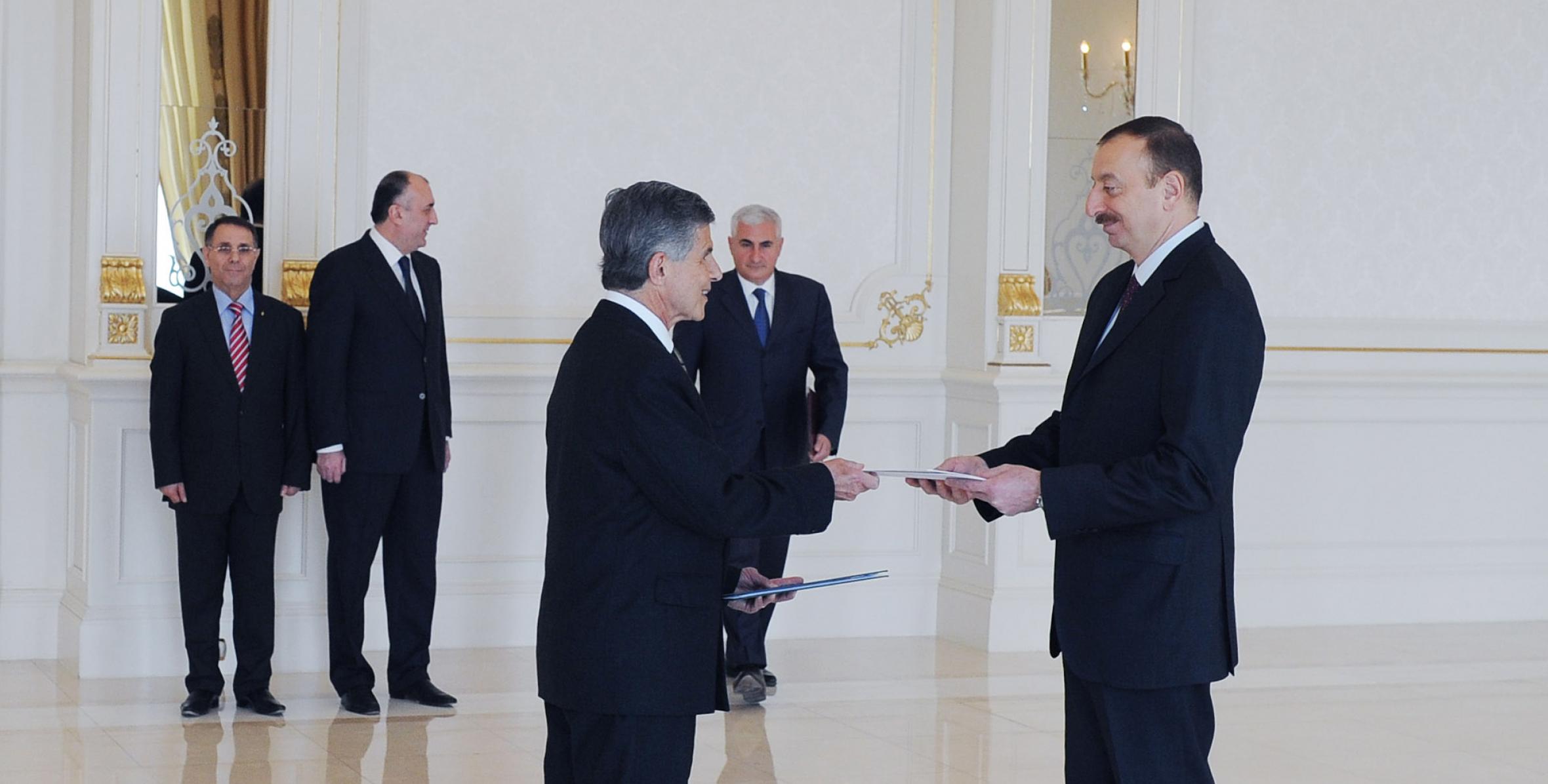 Ilham Aliyev accepted the credentials of the newly-appointed Ambassador of Brazil to Azerbaijan, Sergio De Souza Fontes Arruda