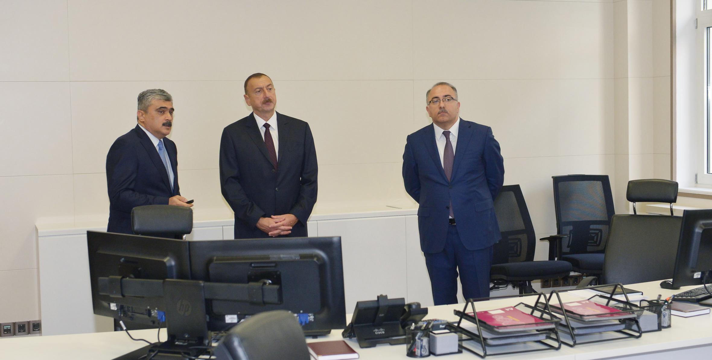 Ильхам Алиев ознакомился с новым  административным зданием Министерства финансов