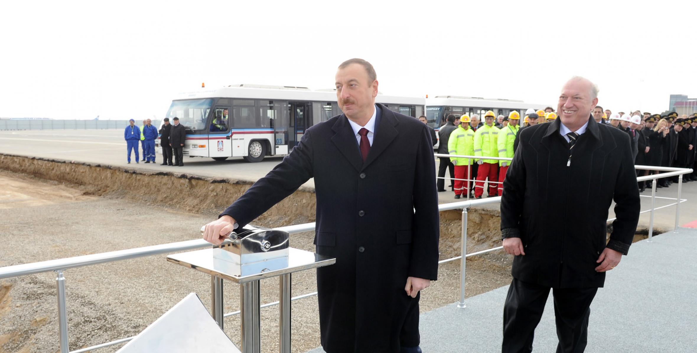 Ильхам Алиев принял участие в церемонии закладки фундамента нового аэровокзального комплекса в Международном аэропорту Гейдар Алиев