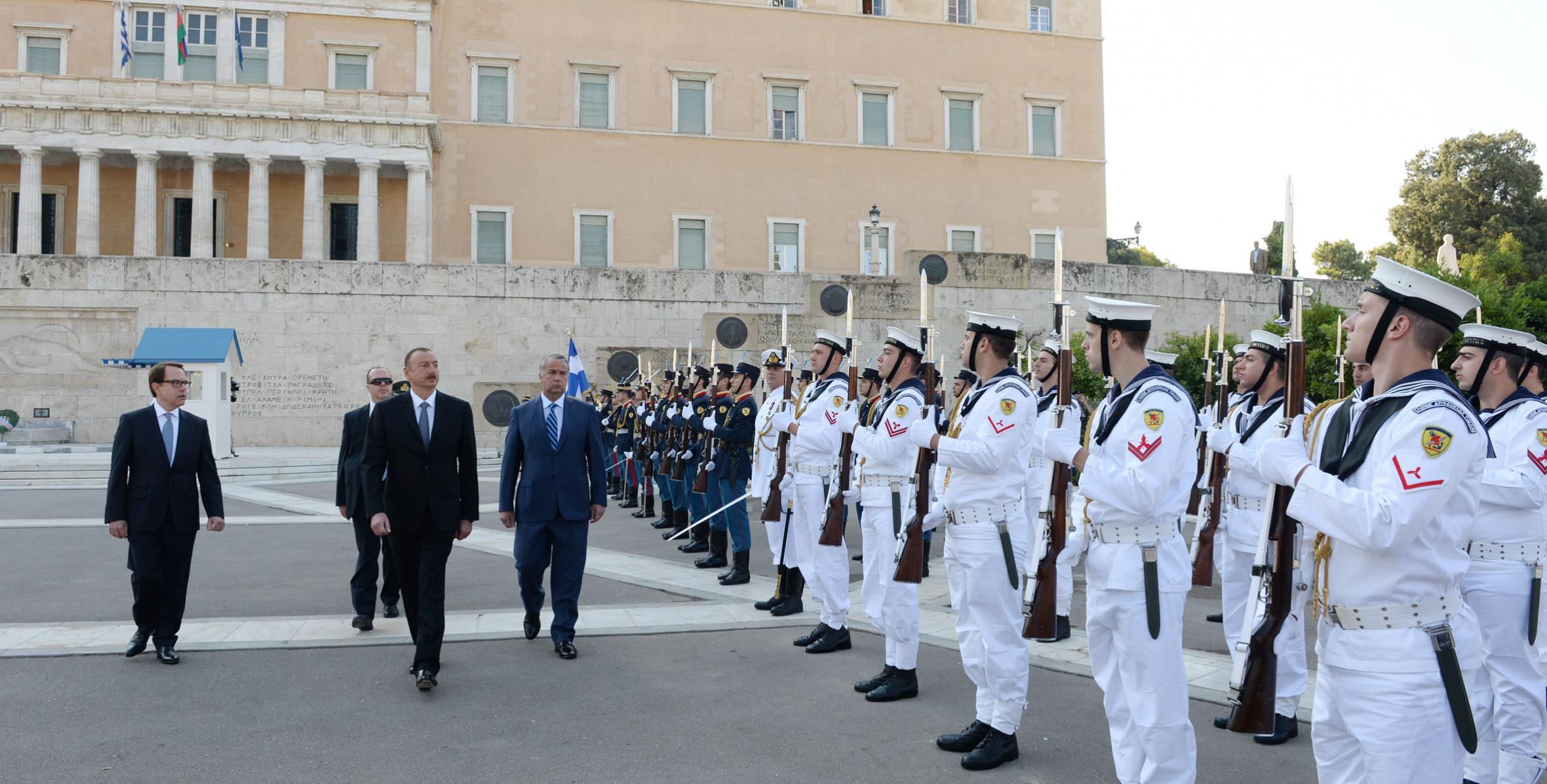 Ilham Aliyev visited the Tomb of the Unknown Soldier in Athen