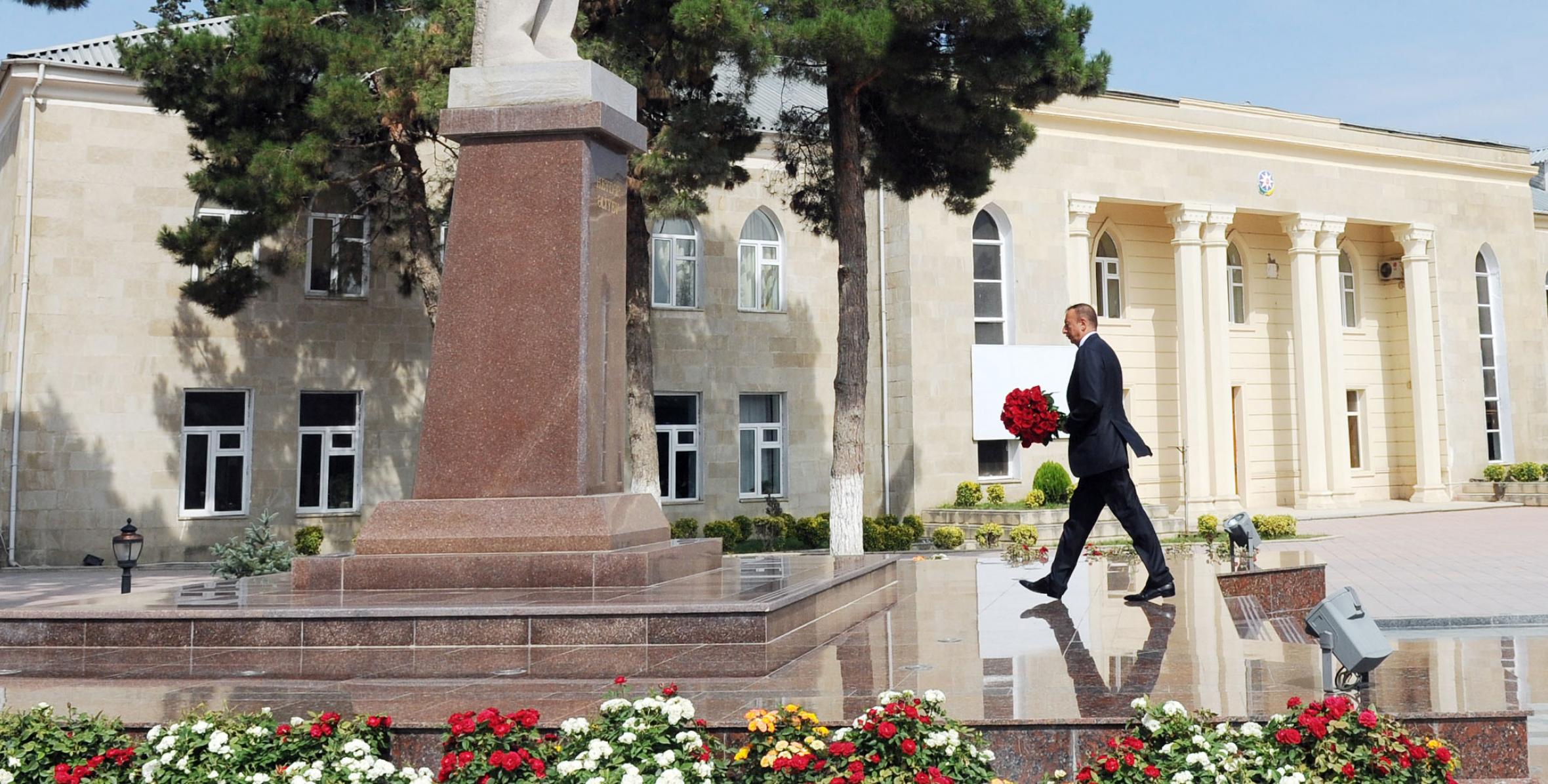 Ilham Aliyev visited the statue of nationwide leader Heydar Aliyev in Shabran