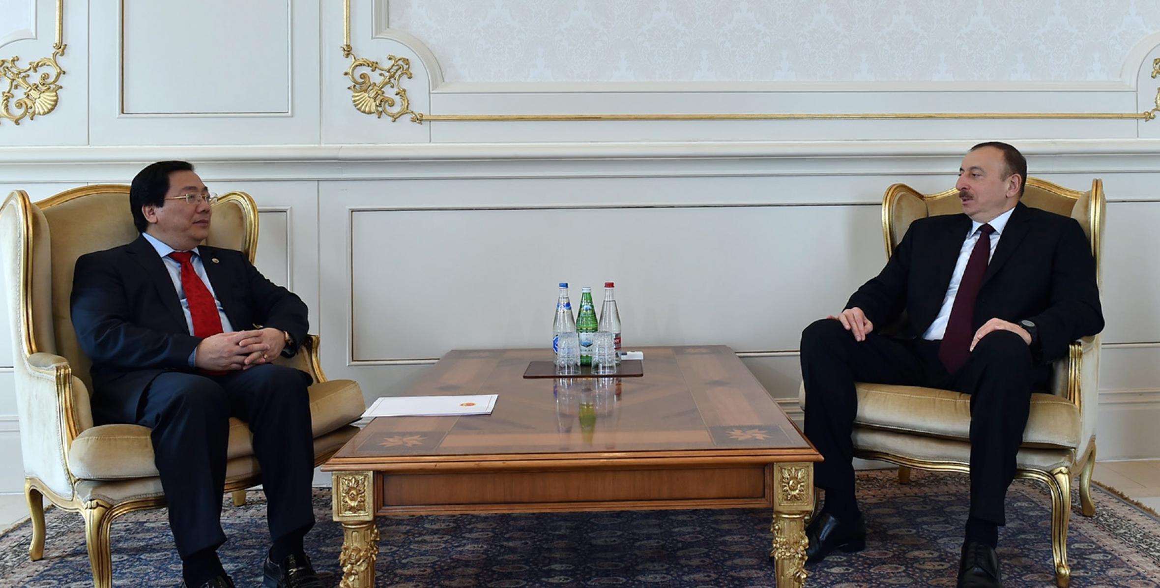 Ильхам Алиев принял верительные грамоты новоназначенного посла Вьетнама в Азербайджане