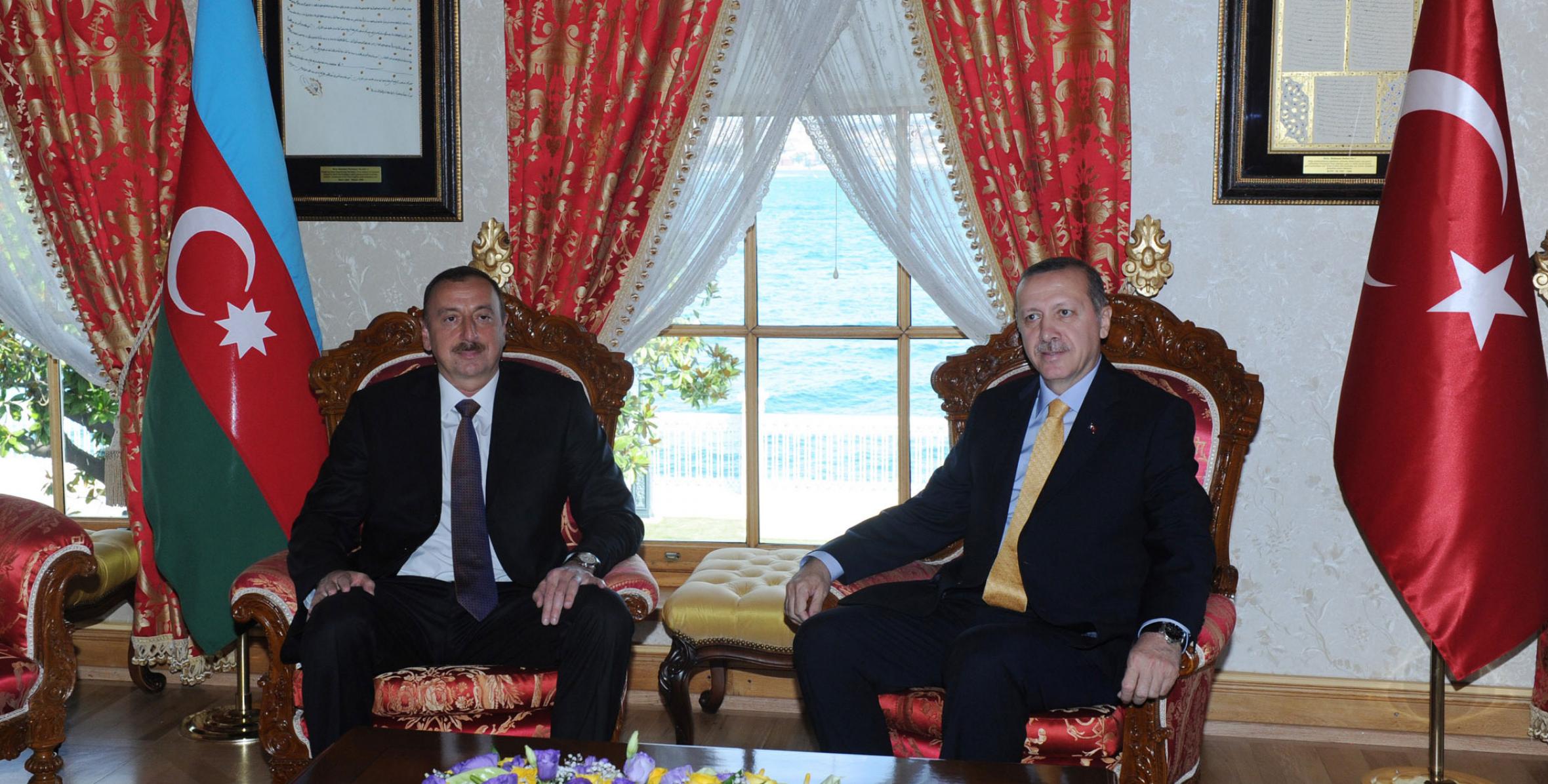 Ильхам Алиев встретился в Стамбуле с премьер-министром Турции Реджепом Тайибом Эрдоганом