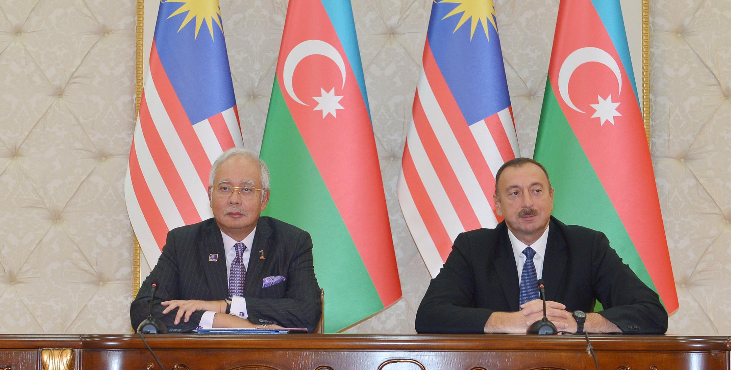 Ильхам Алиев и премьер-министр  Малайзии Мохаммад Наджиб Тун Абдул Разак  выступили с заявлениями для печати