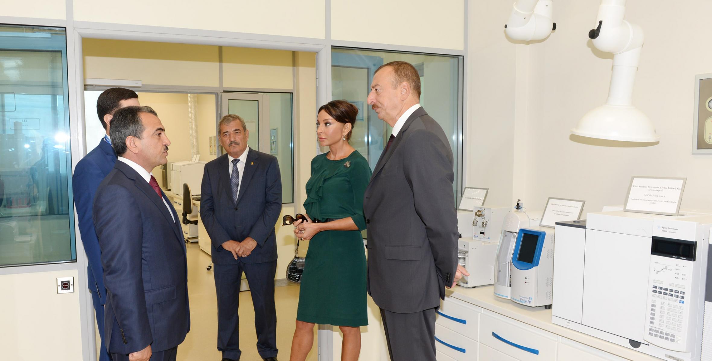 Ilham Aliyev attended the opening of a new office building of the central laboratory of the “AzerSu” Open Joint Stock Company and reviewed the draft of a park to be established on the grounds of the “+110 west” water reservoir