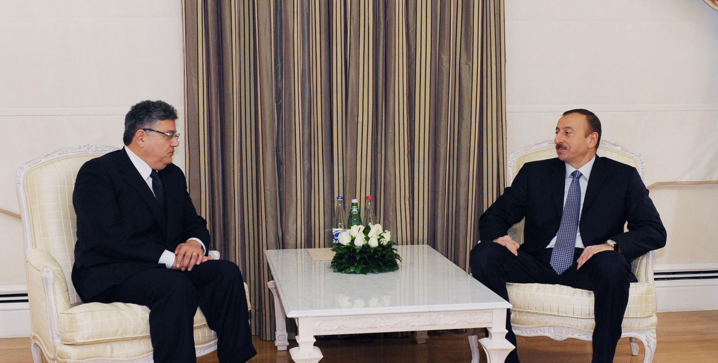 Ильхам Алиев принял заместителя генерального секретаря НАТО Хусейна Дириоза