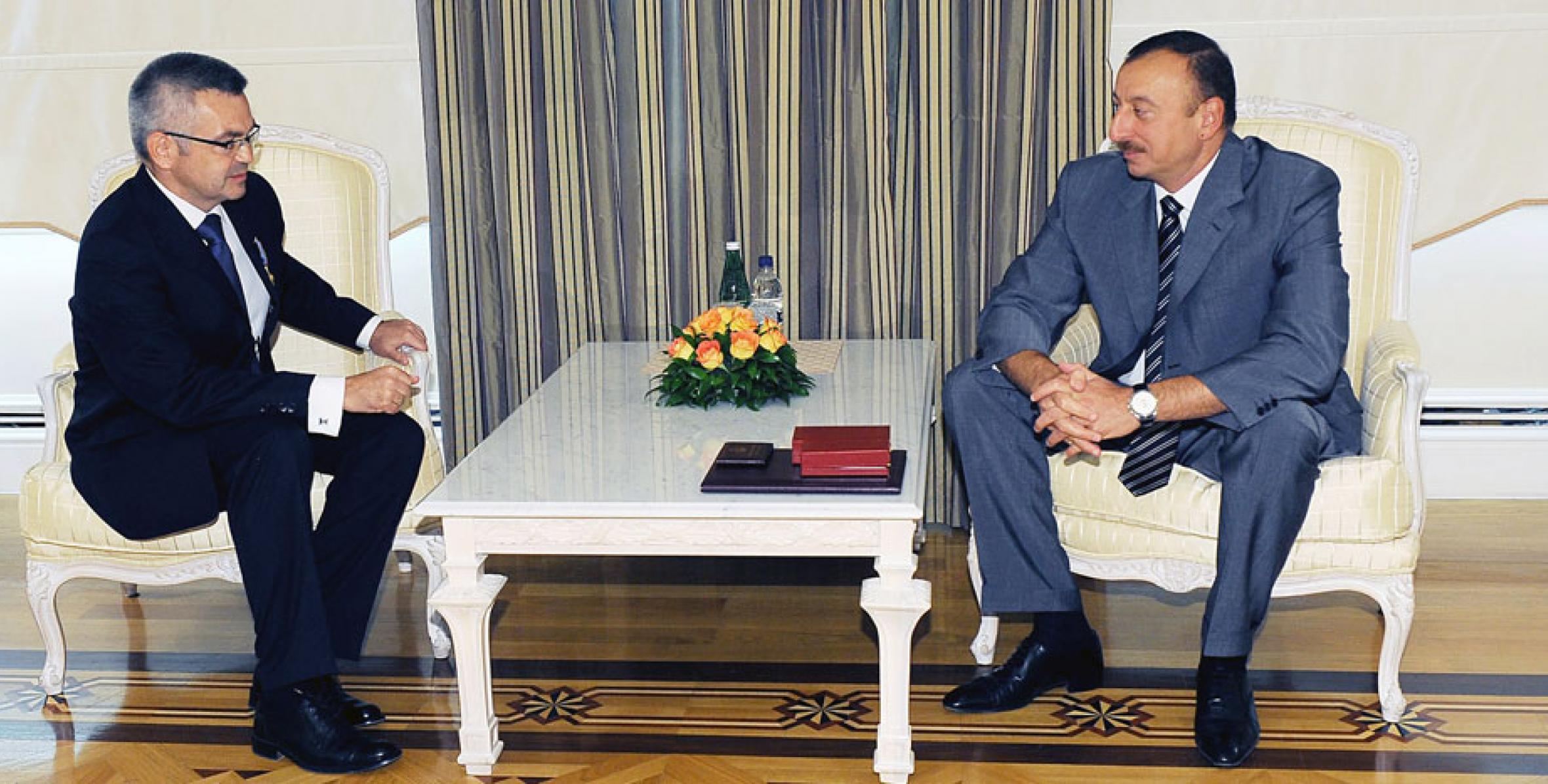 Ilham Aliyev received the outgoing Polish Ambassador