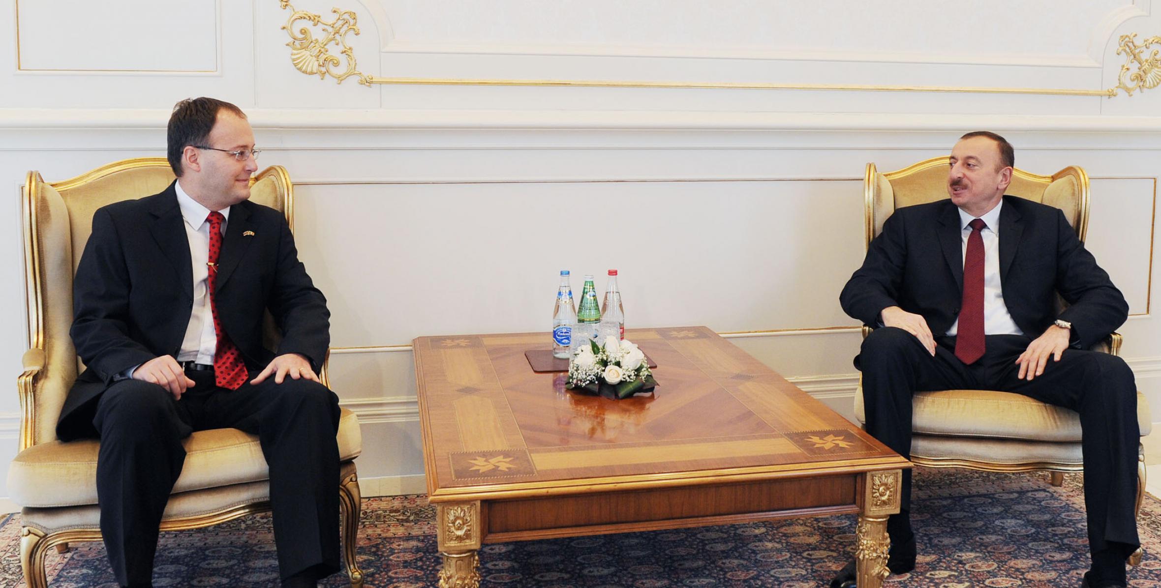 Ilham Aliyev accepted the credentials from a newly-appointed Romanian Ambassador to Azerbaijan