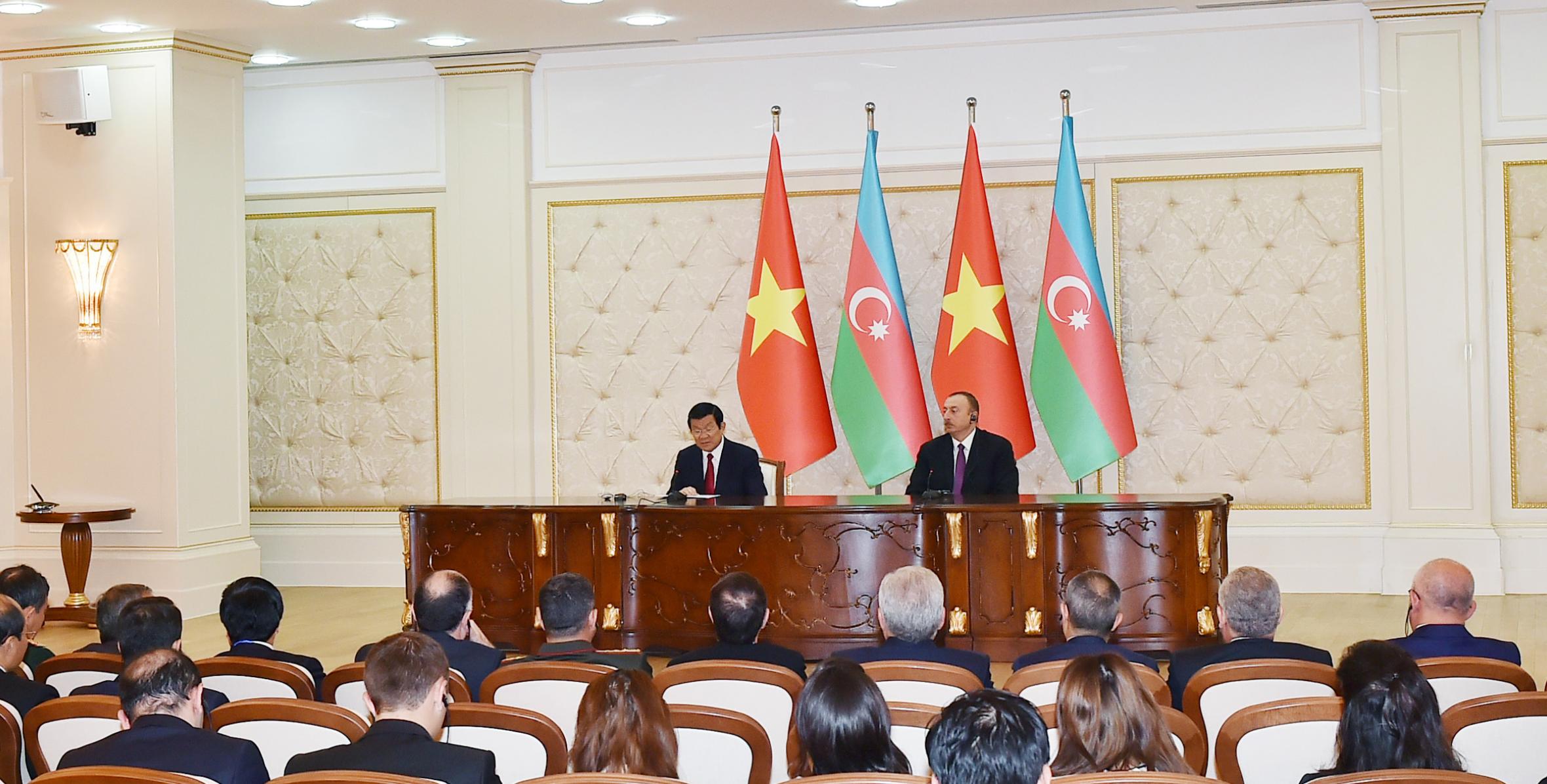 Ильхам Алиев и Президент Вьетнама Чыонг Тан Шанг выступили с совместными заявлениями для печати