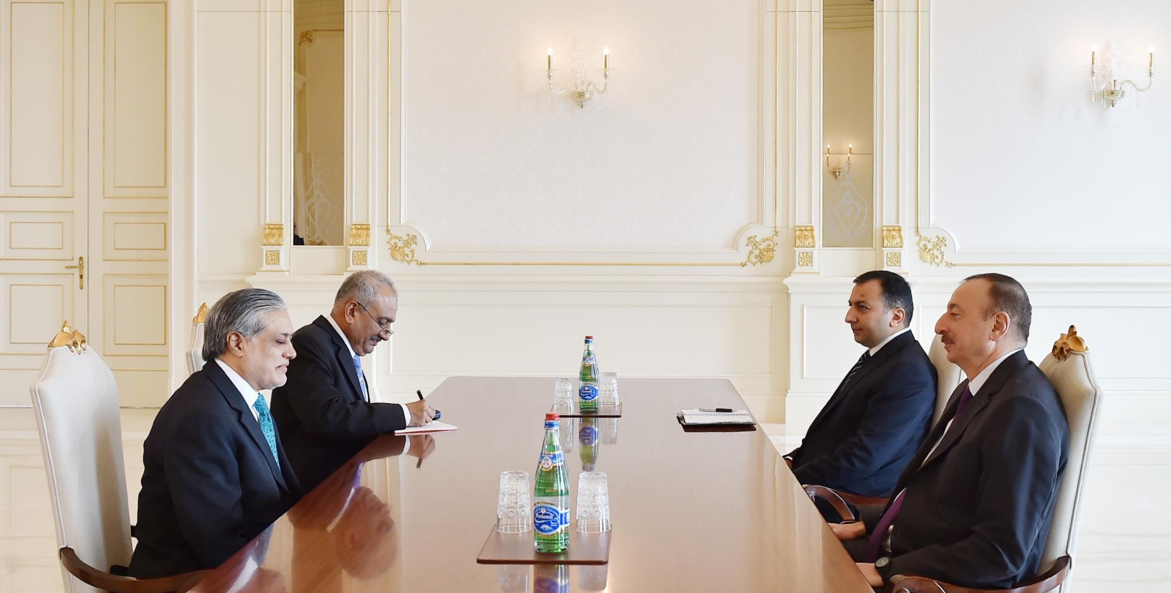 Ilham Aliyev received the Pakistani Minister of Finance, Revenue, Economic Affairs, Statistics and Privatisation
