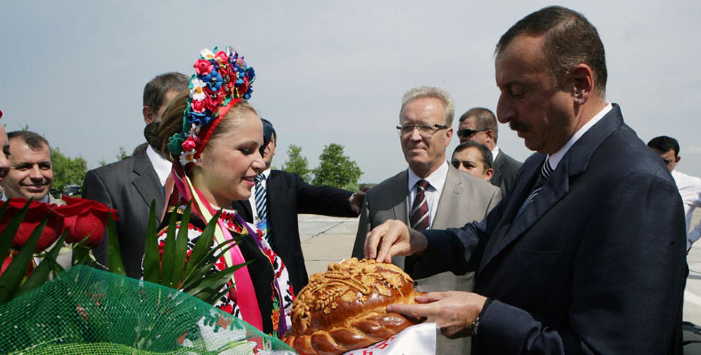 Ilham Aliyev left for a working visit to Ukraine