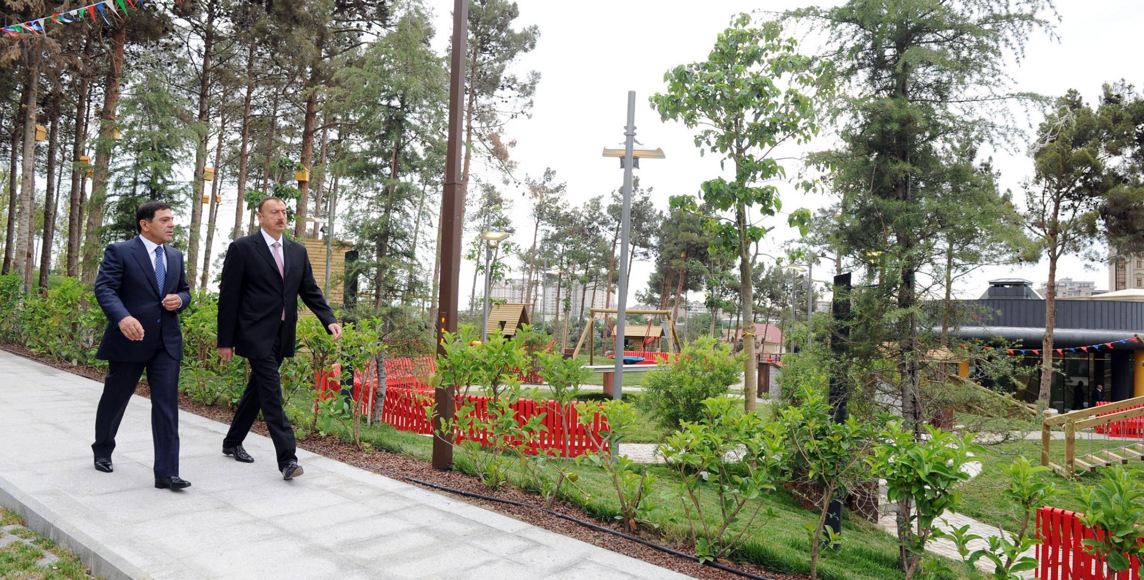 Ильхам Алиев ознакомился в Бинагадинском районе Баку с реконструированным парком культуры и отдыха имени Гейдара Алиева