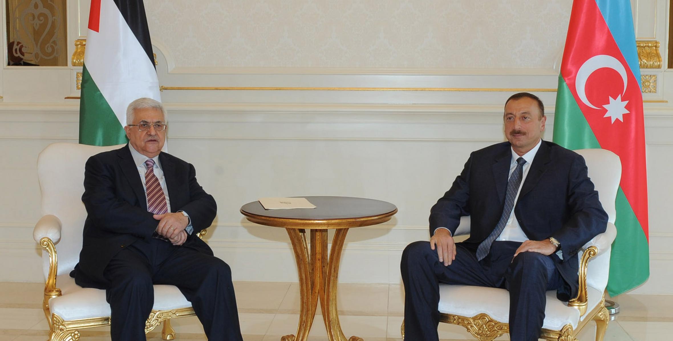 Состоялась встреча Ильхама Алиева и Президента Палестины Махмуда Аббаса один на один