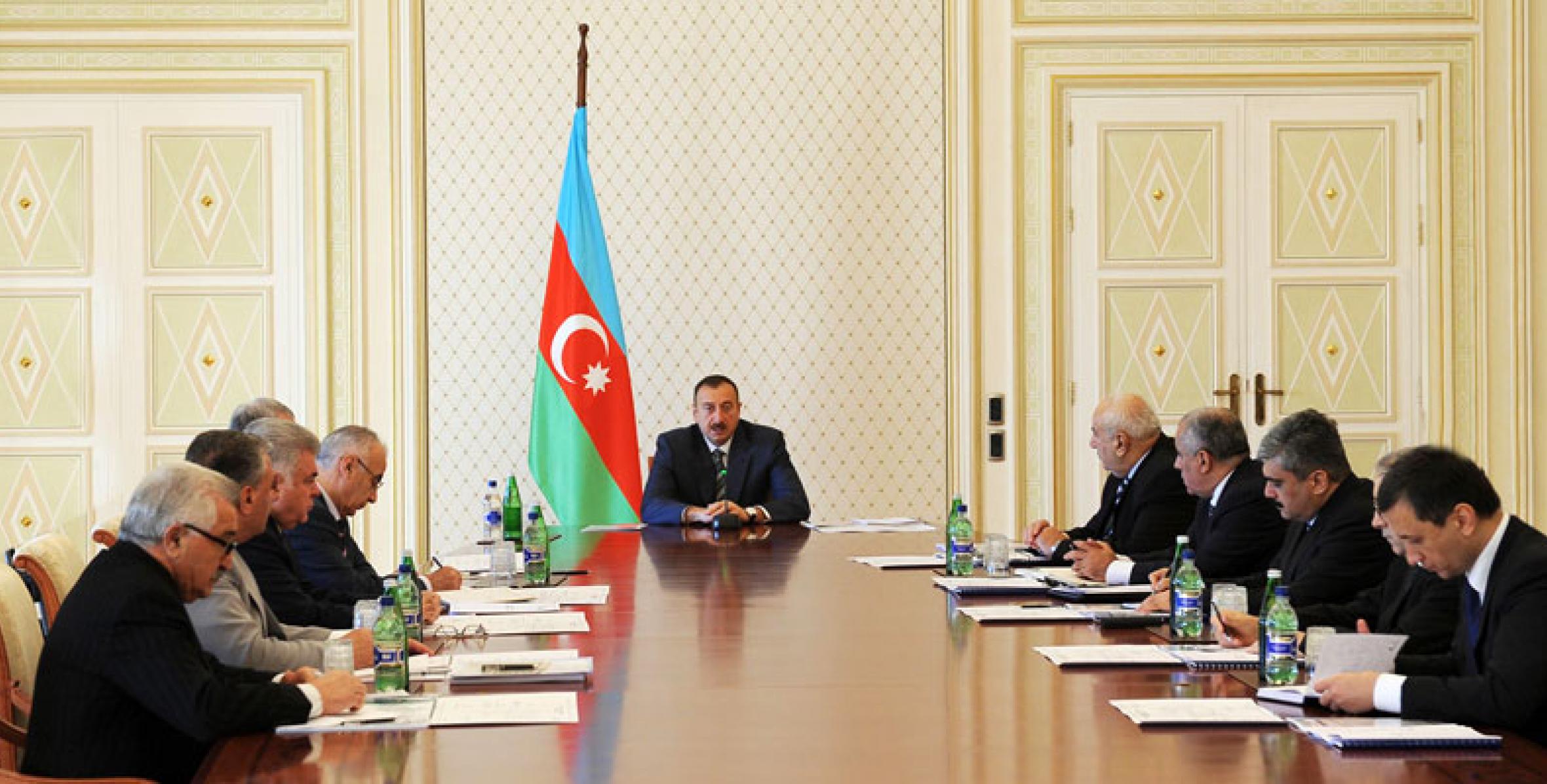 Под председательством Ильхама Алиева состоялось заседание, посвященное плану развития метрополитена
