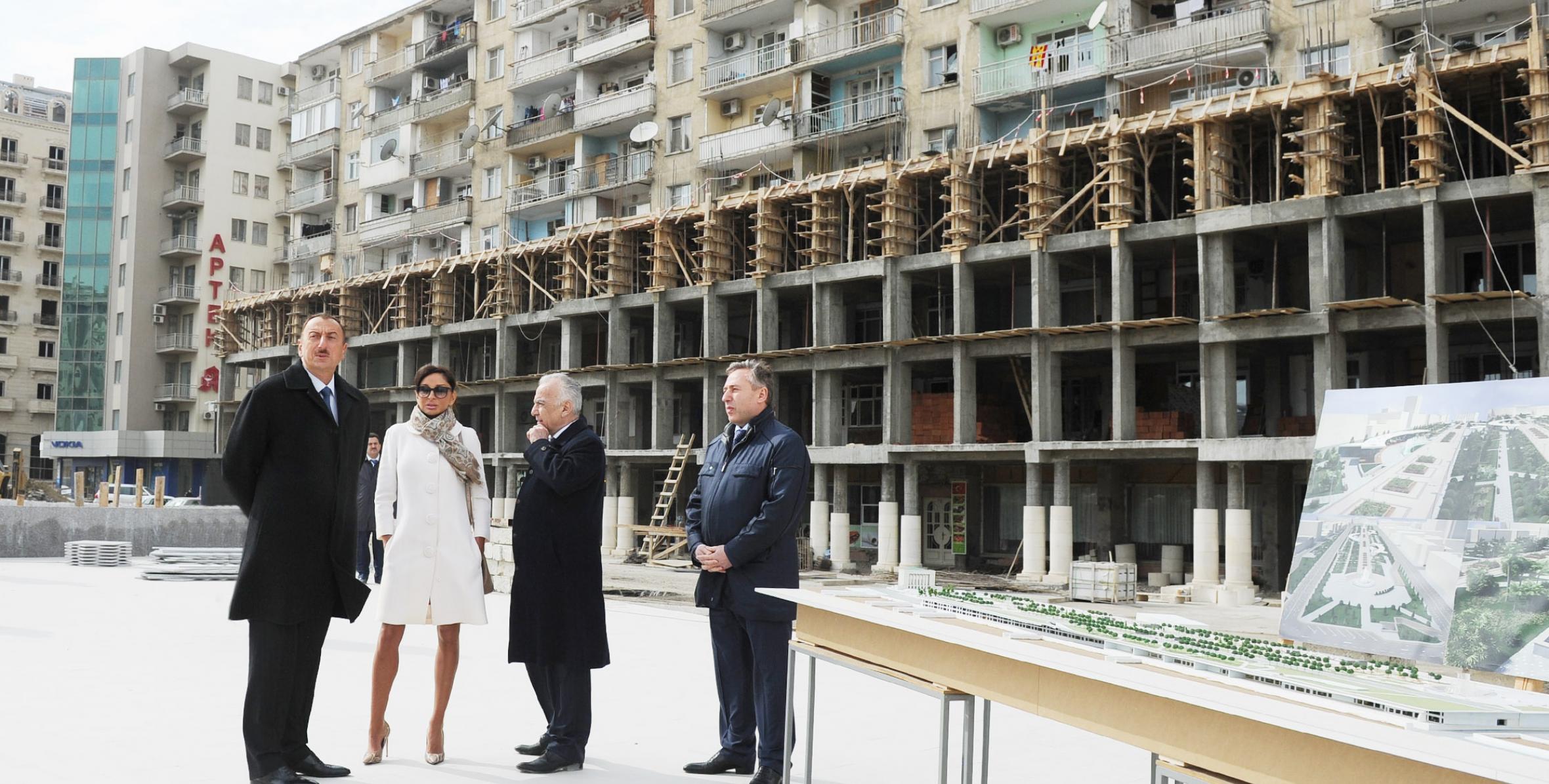 Президент Азербайджана Ильхам Алиев ознакомился с ходом строительных работ в подземной автостоянке, наземном комплексе парка, сада и фонтанов между улицами Физули и Мирзаги Алиева в Баку