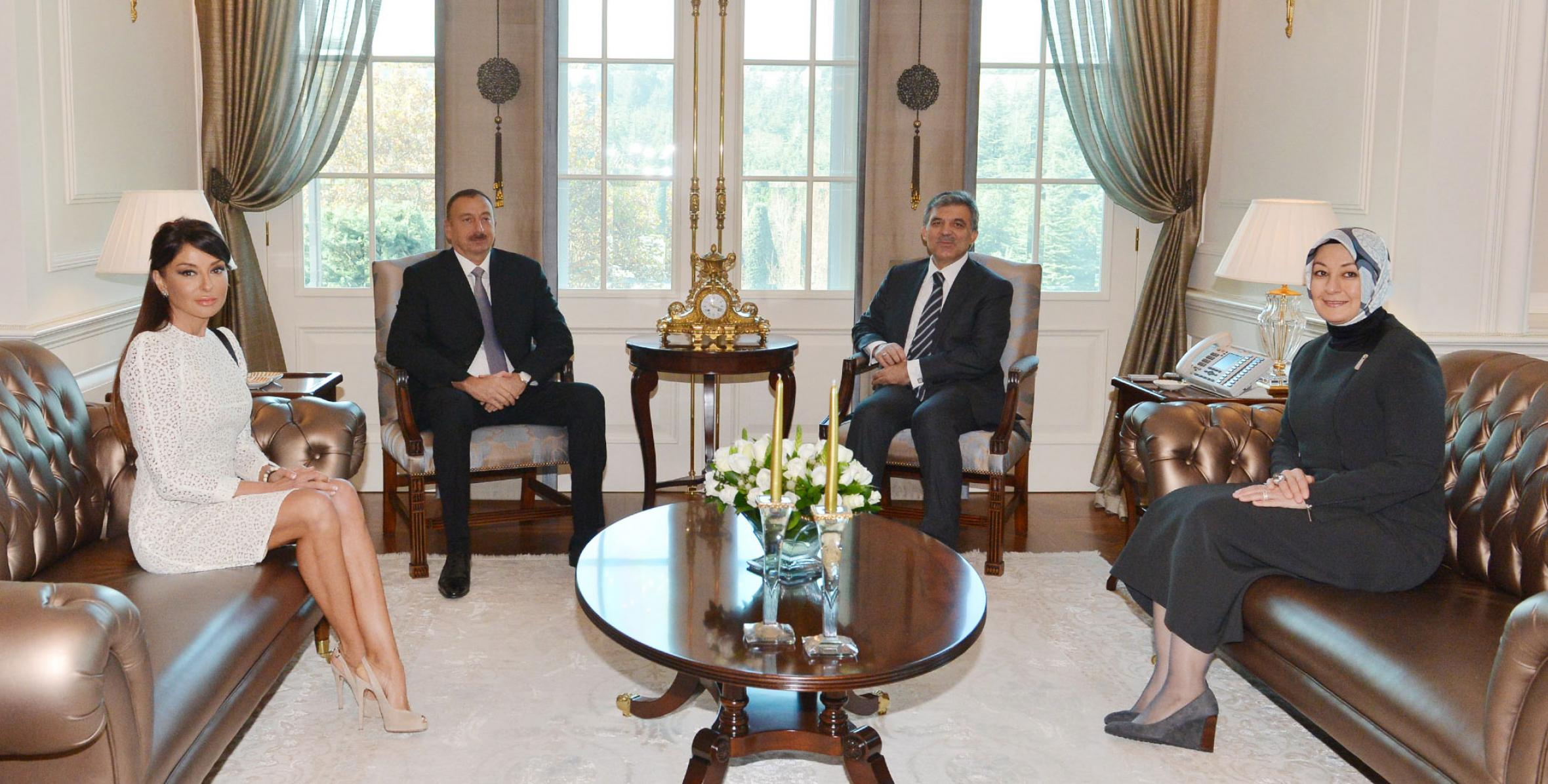 Состоялась совместная встреча президентов Азербайджана, Турции и их супруг