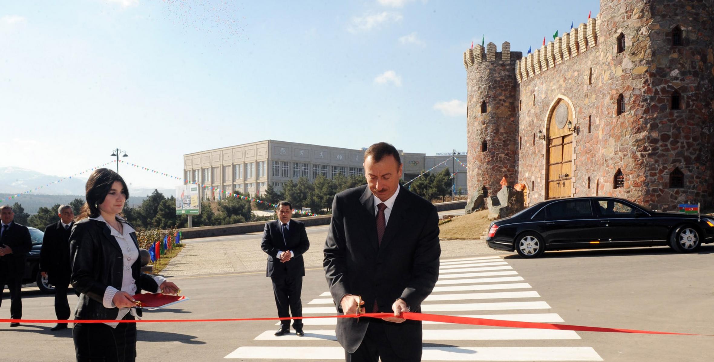 İlham Əliyev Tovuzda mədəniyyət və istirahət parkının açılışında iştirak etmişdir