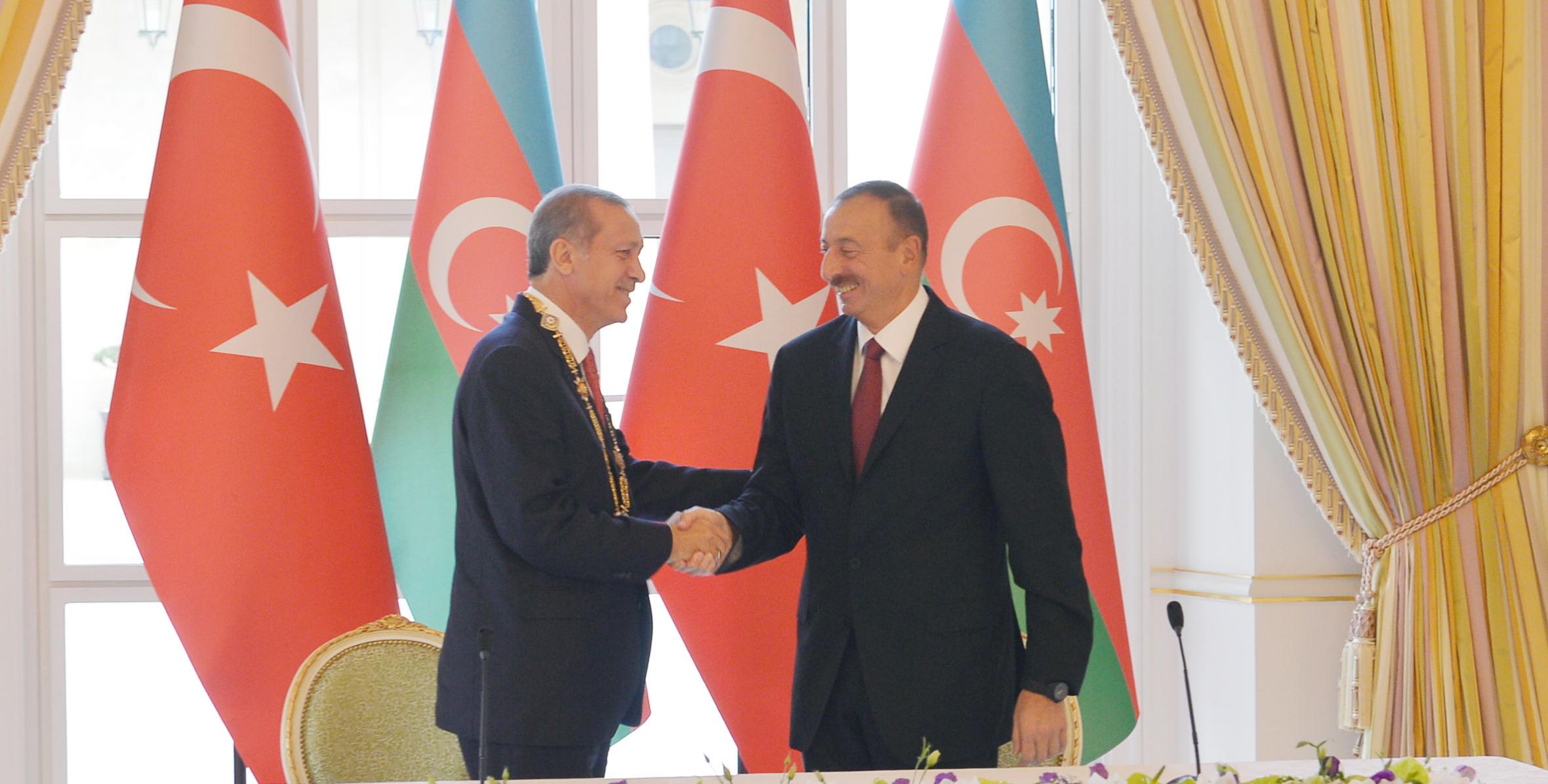 Official dinner reception was hosted on behalf of Azerbaijani President Ilham Aliyev in honor of Turkish President Recep Tayyip Erdogan