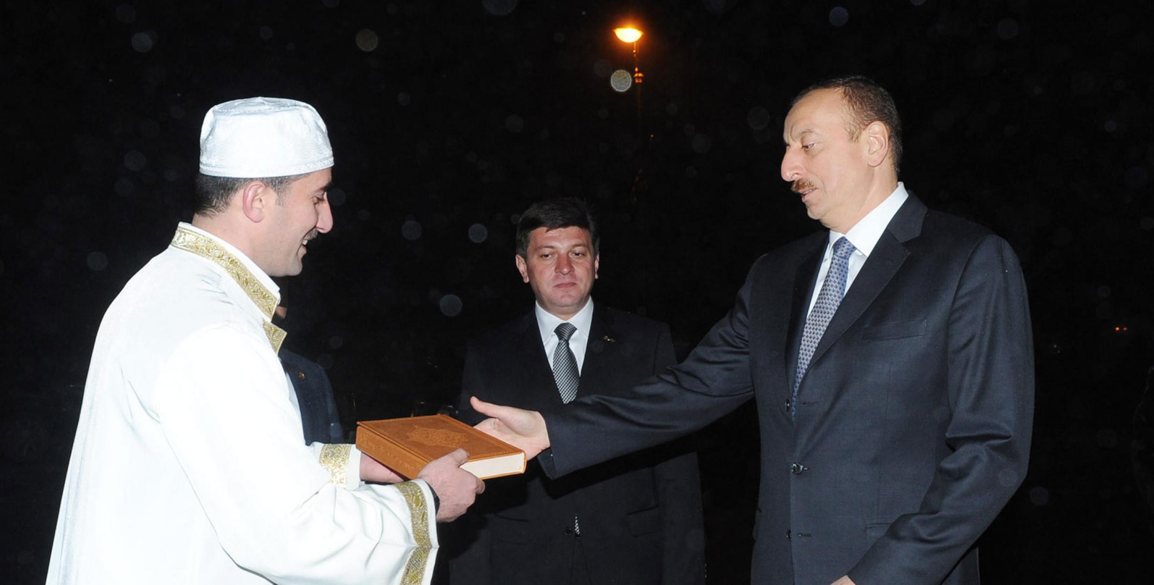 Ильхам Алиев ознакомился с ходом строительства нового здания Габалинской городской мечети
