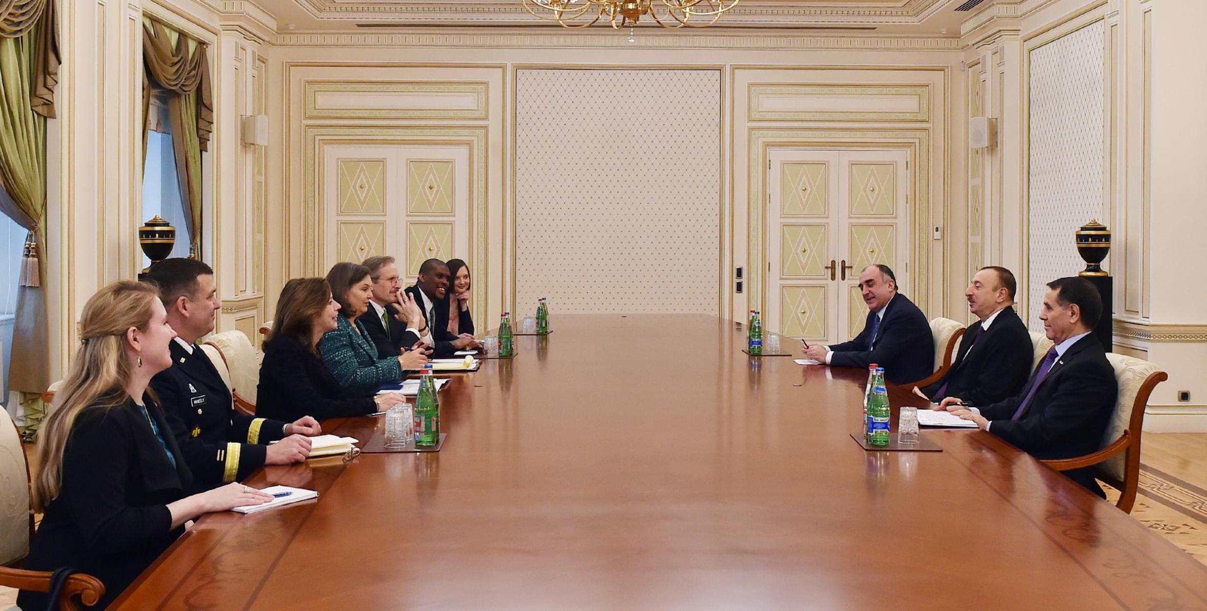 Ильхам Алиев принял делегацию во главе с заместителем государственного секретаря США по европейским и евразийским вопросам