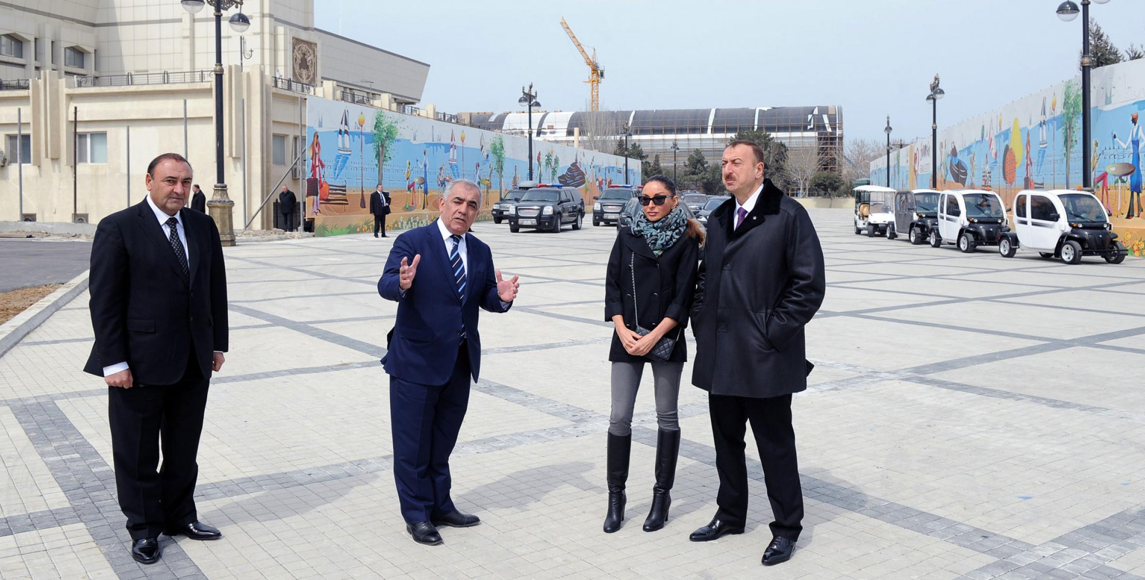 Ильхам Алиев ознакомился с ходом строительных работ на площади Государственного флага и в Спортивно-концертном комплексе