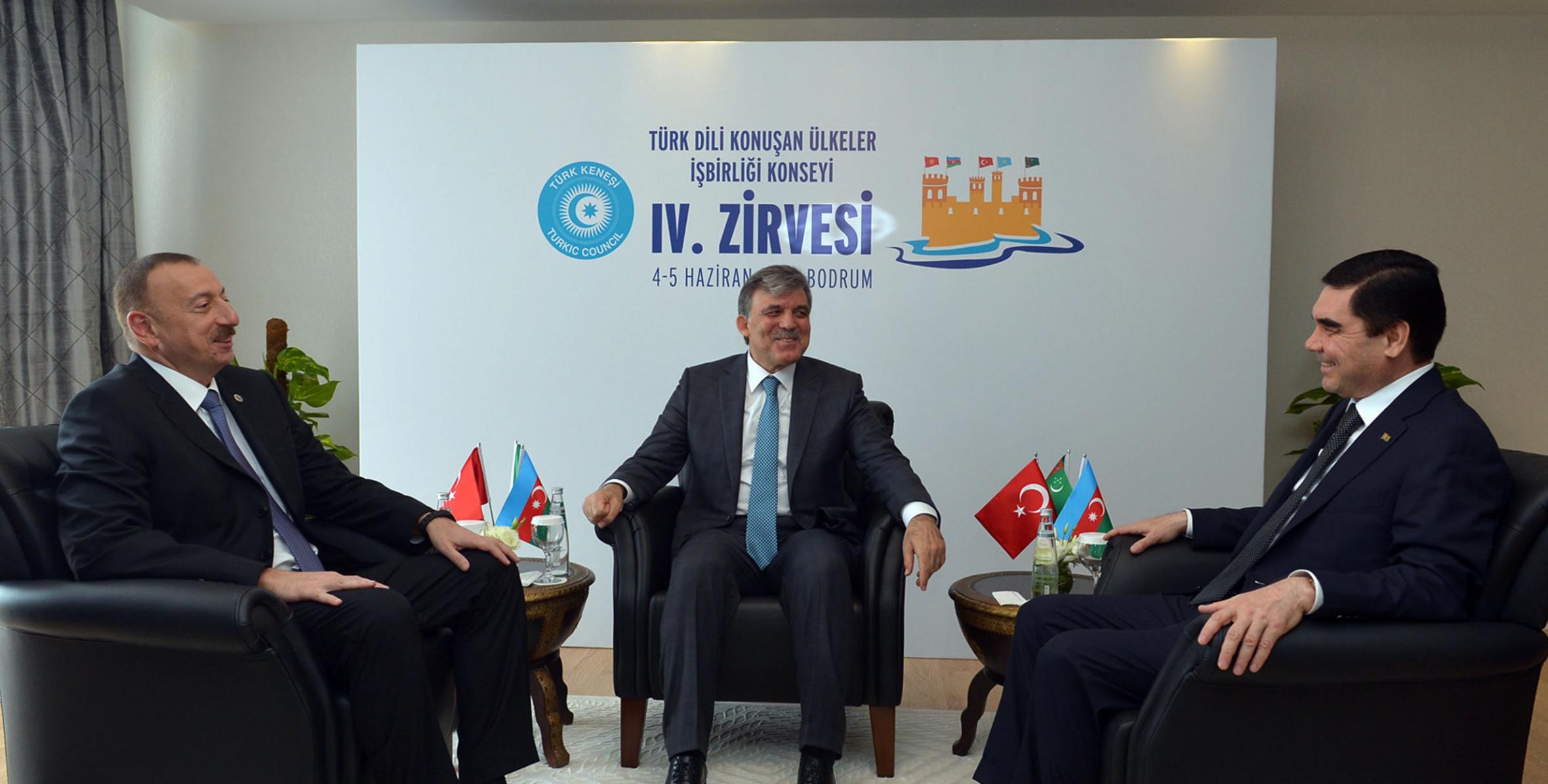 Состоялась совместная встреча президентов Азербайджана, Турции и Туркменистана
