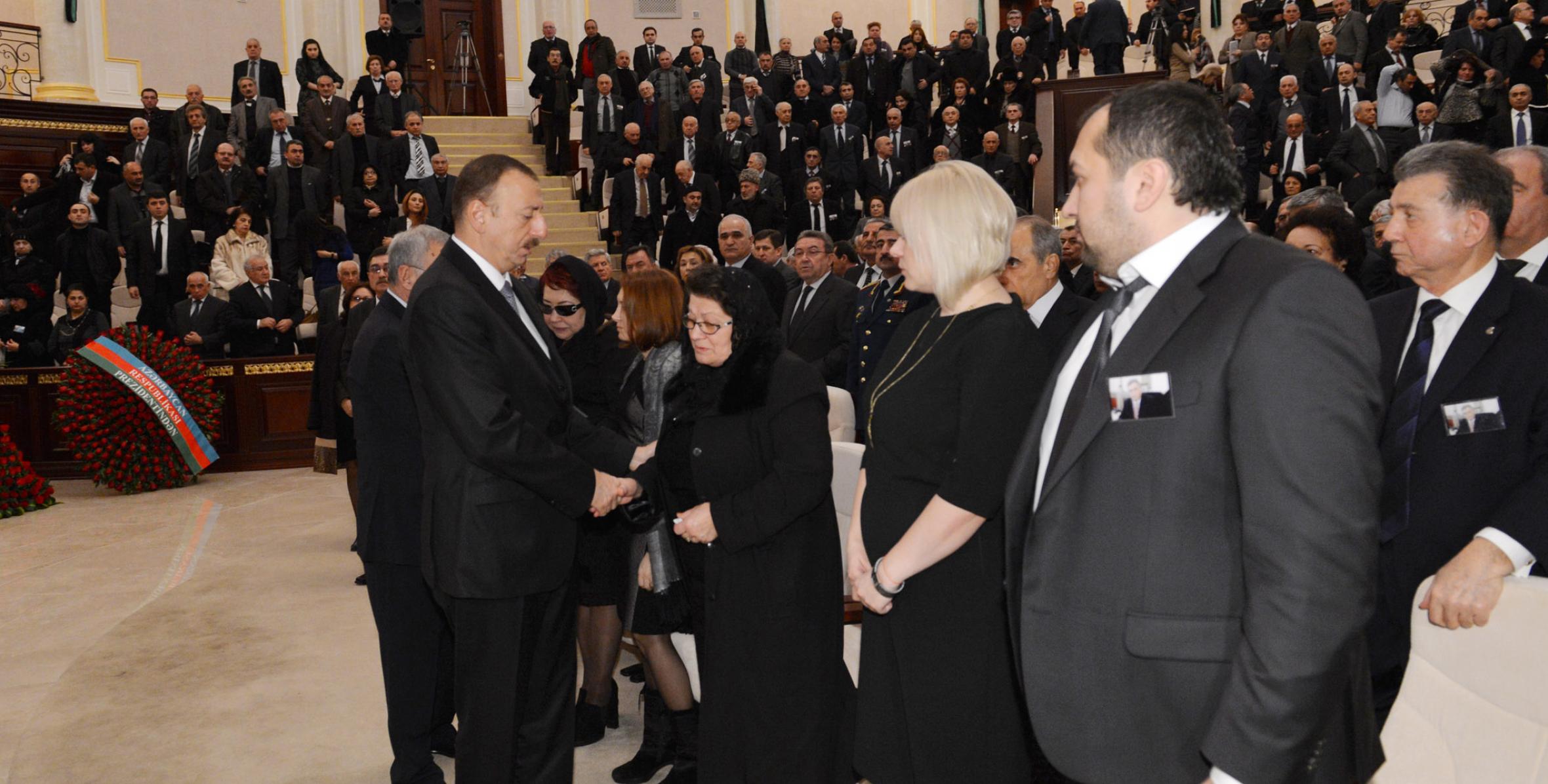 Ilham Aliyev attended the lying-in-state ceremony for outstanding representative of Azerbaijani science Mahmud Karimov